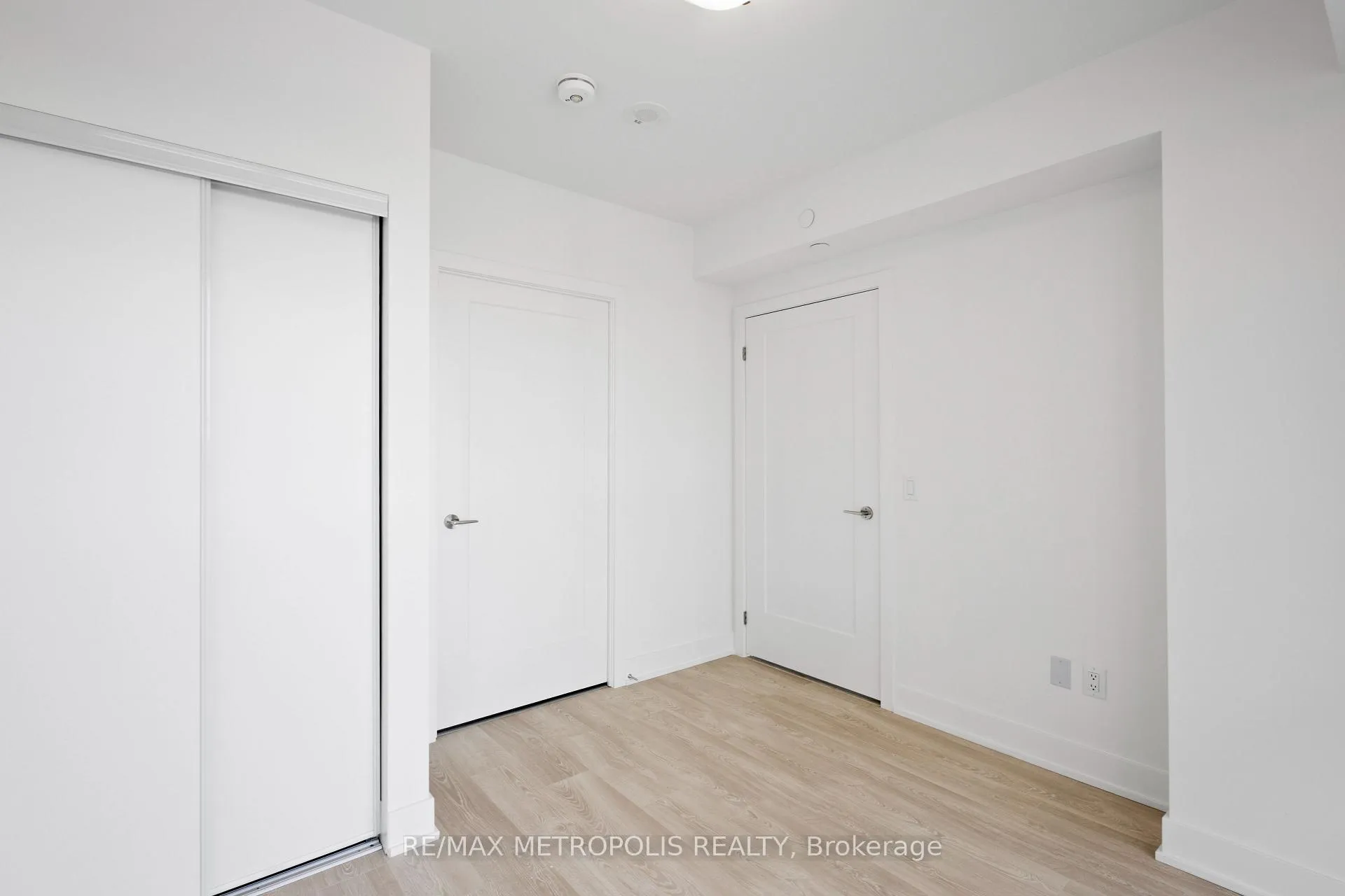 Photo 12 of Unit 1411, 2545 Simcoe Street N, Oshawa, Windfields — HOMEH