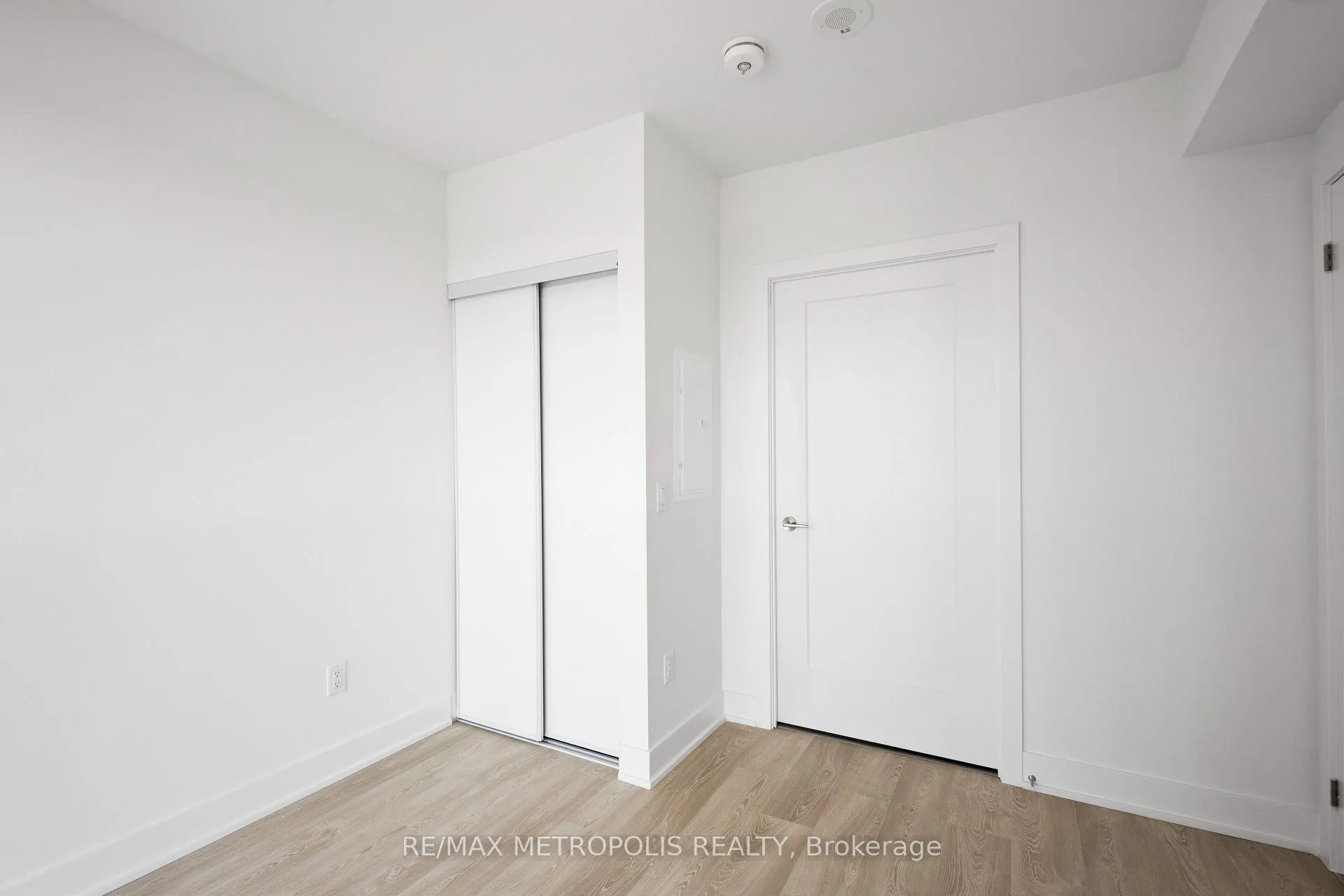 Photo 13 of Unit 1411, 2545 Simcoe Street N, Oshawa, Windfields — HOMEH