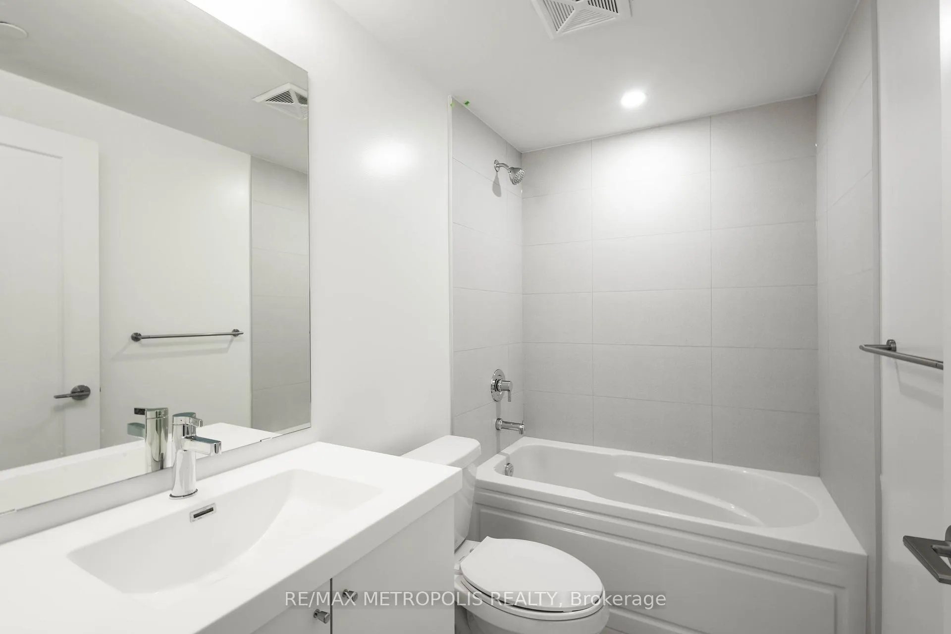 Photo 14 of Unit 1411, 2545 Simcoe Street N, Oshawa, Windfields — HOMEH