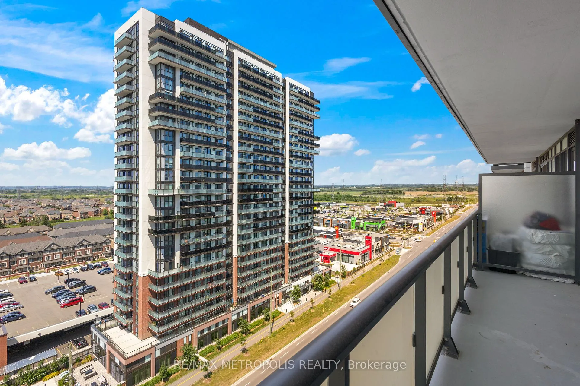 Photo 16 of Unit 1411, 2545 Simcoe Street N, Oshawa, Windfields — HOMEH