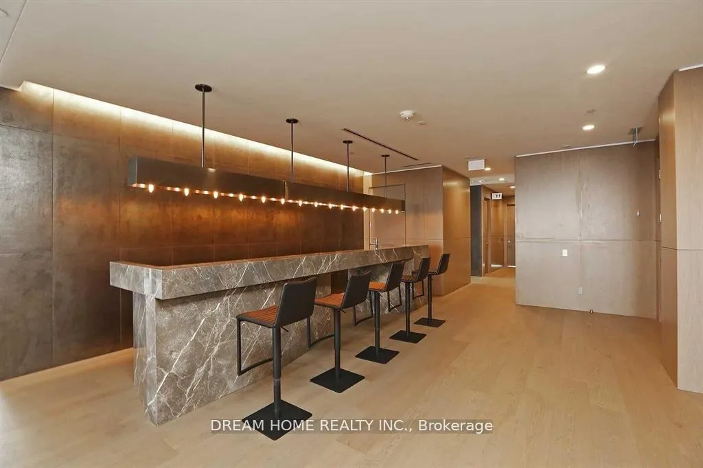 Photo 12 of Unit 810, 7 grenville Street, Toronto, Bay Street Corridor — HOMEH