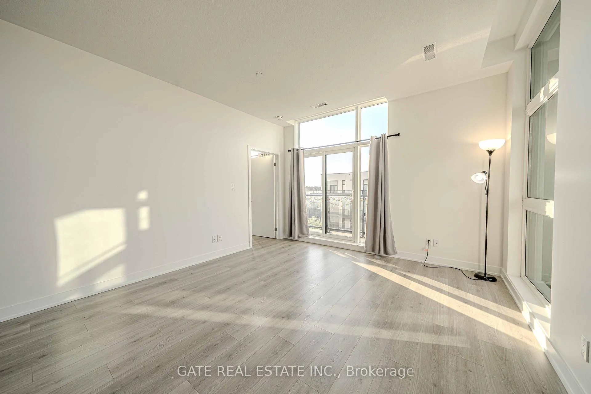 Photo 7 of Unit 503, 1 Climo Lane, Markham, Wismer — HOMEH