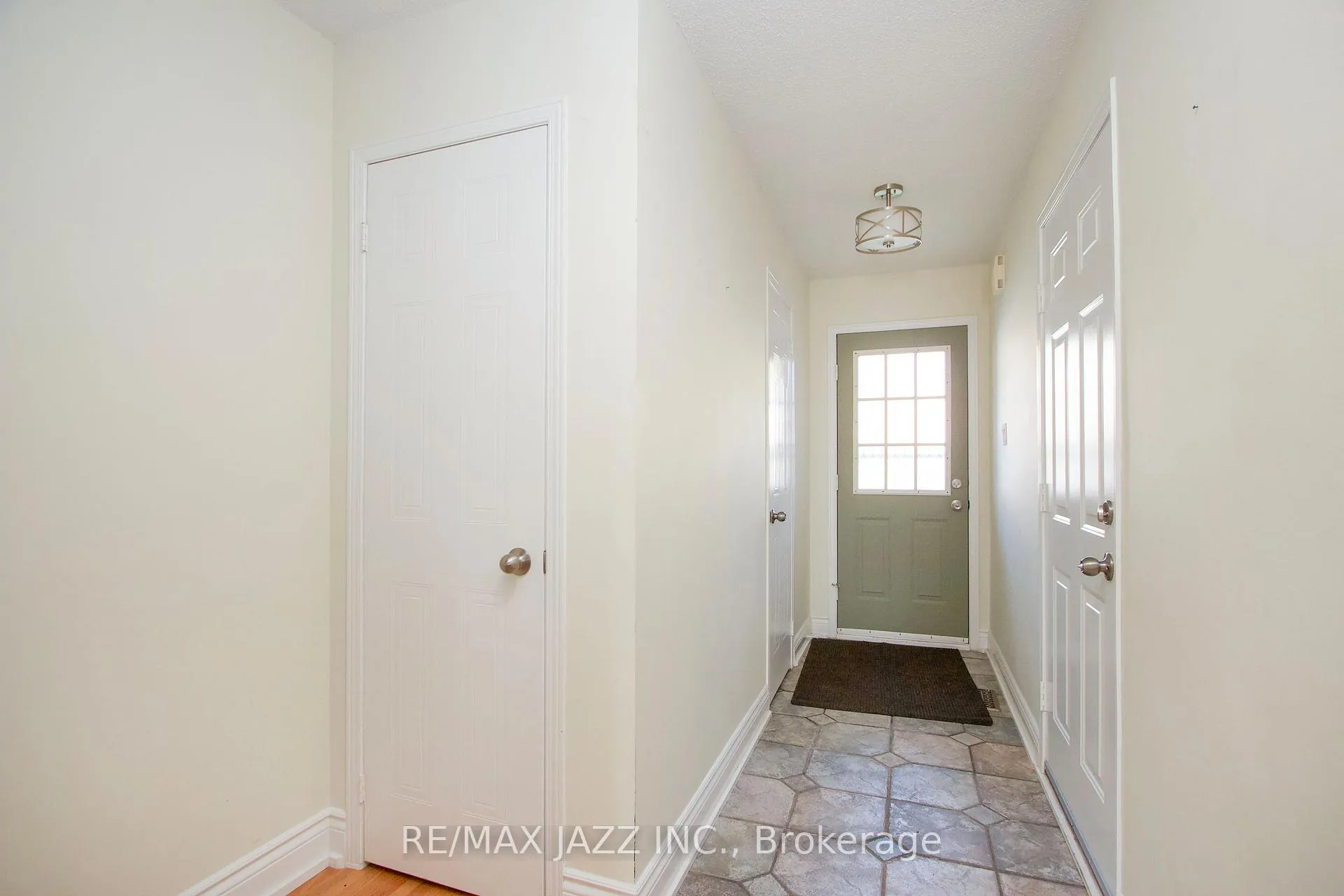 Photo 3 of Unit 39, 811 Wilson Road N, Oshawa, Pinecrest — HOMEH