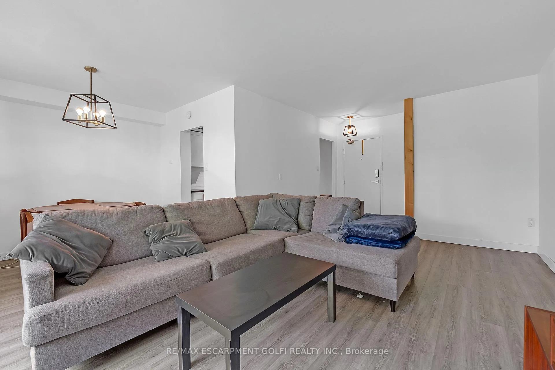 Photo 10 of Unit 401, 1964 Main Street W, Hamilton, Ainslie Wood — HOMEH