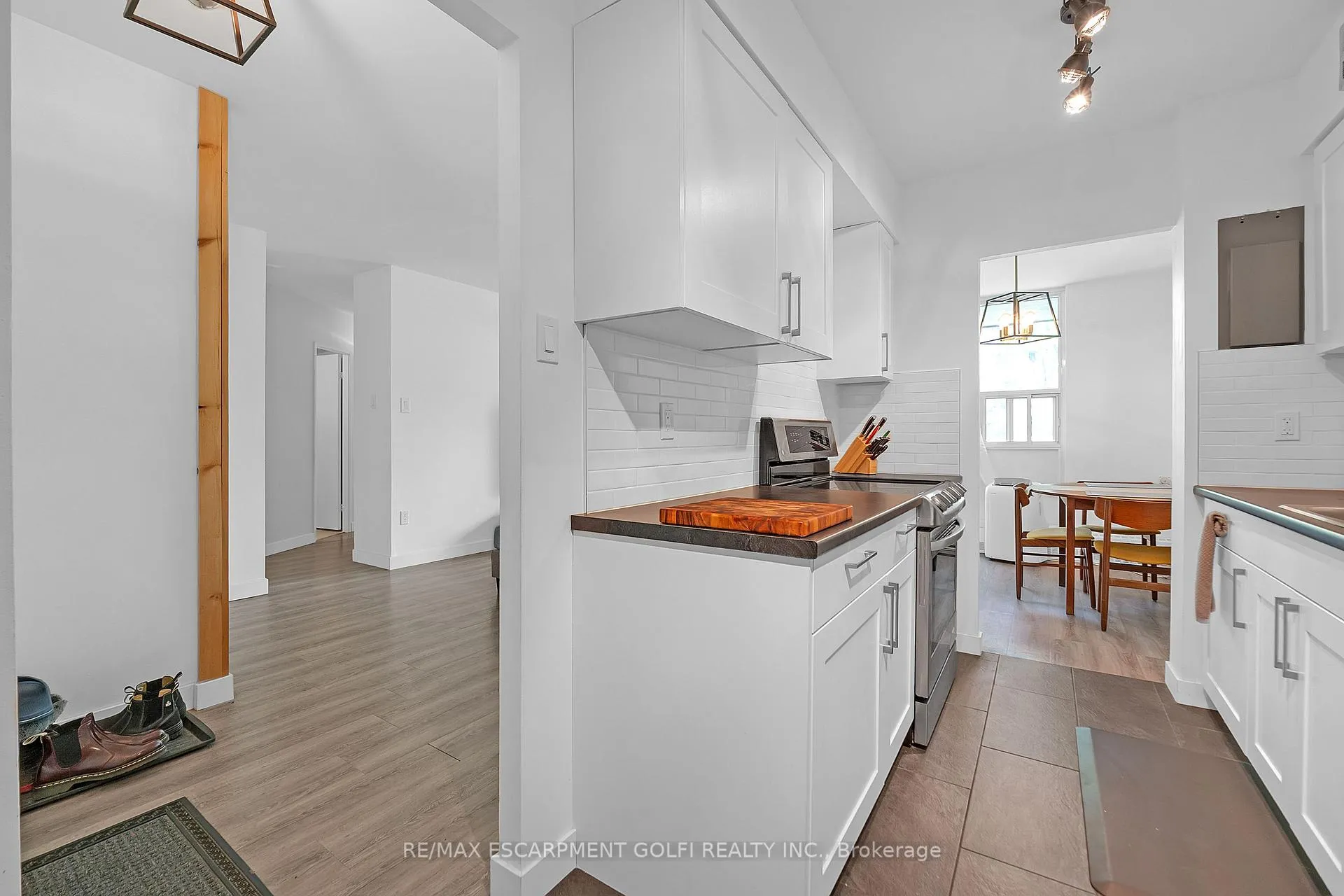 Photo 18 of Unit 401, 1964 Main Street W, Hamilton, Ainslie Wood — HOMEH