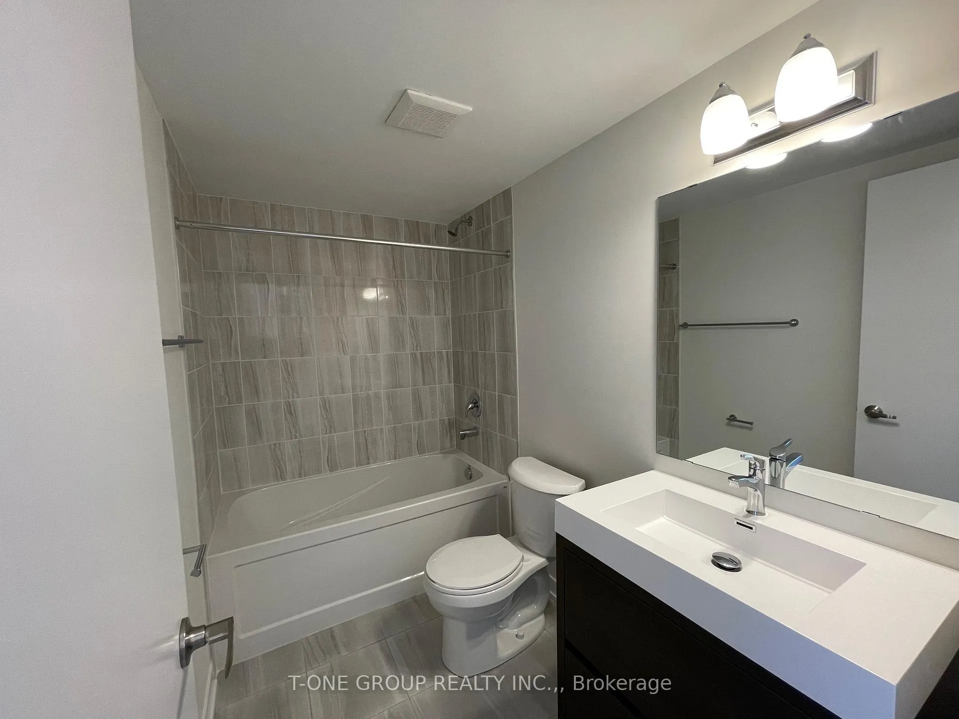 Photo 5 of Unit 1003, 1865 Pickering Parkway, Pickering, Town Centre — HOMEH