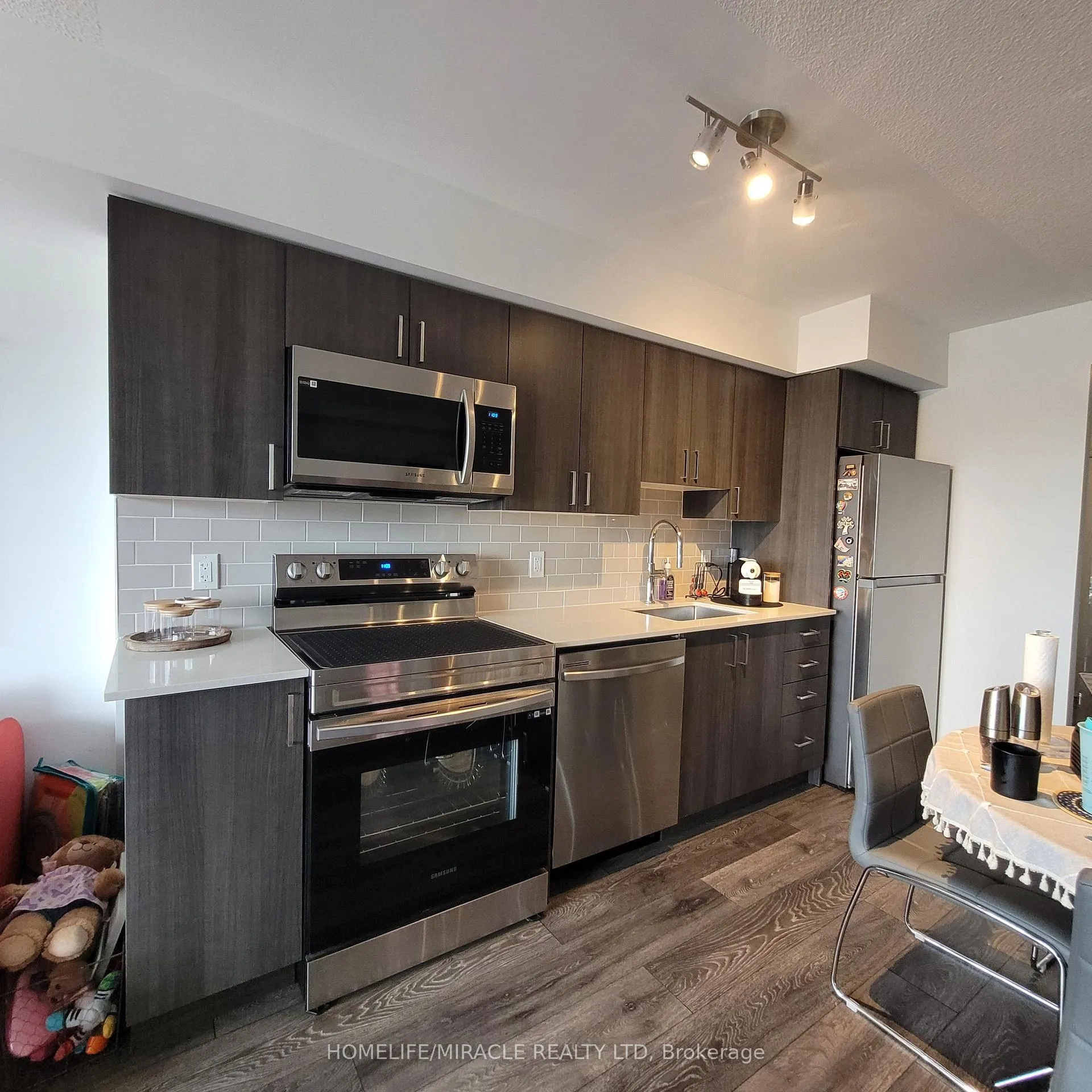 Photo 4 of Unit 302, 1455 Celebration Drive, Pickering, Bay Ridges — HOMEH