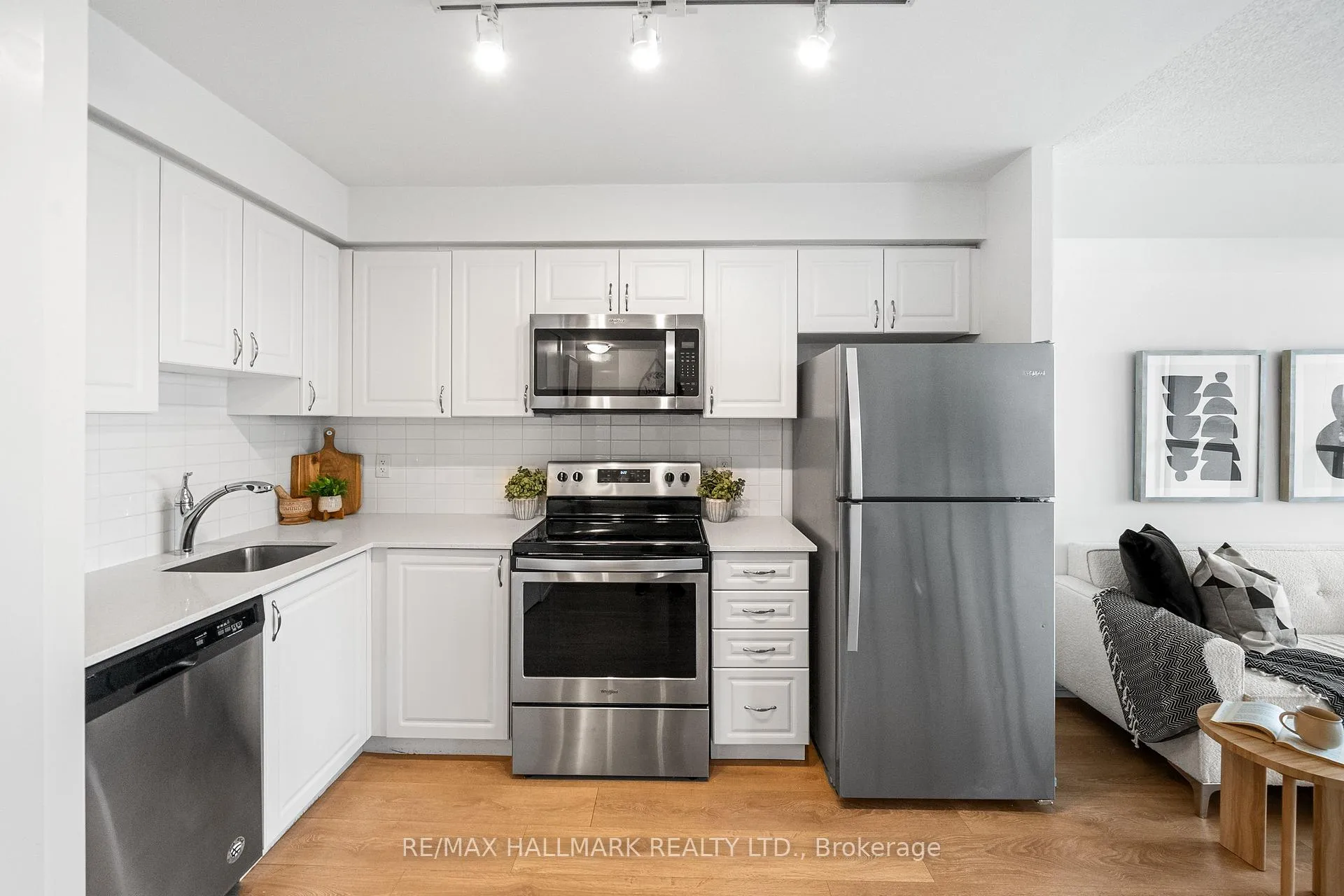 Photo 5 of Unit 1501, 1255 Bayly Street, Pickering, Bay Ridges — HOMEH