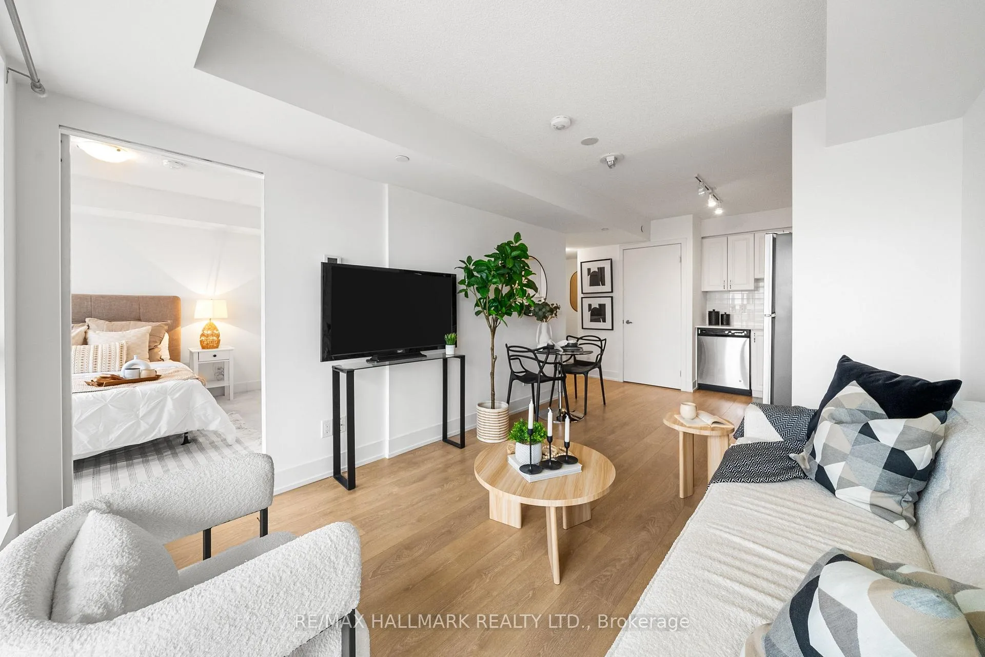 Photo 10 of Unit 1501, 1255 Bayly Street, Pickering, Bay Ridges — HOMEH