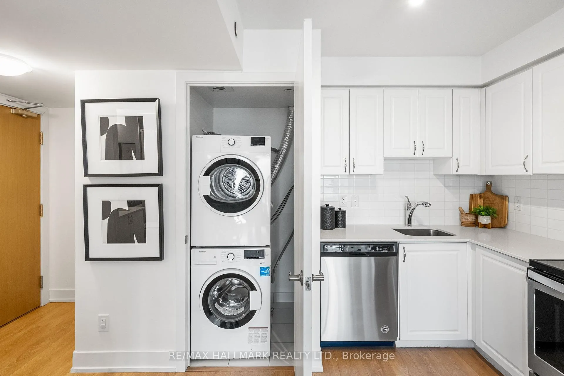 Photo 13 of Unit 1501, 1255 Bayly Street, Pickering, Bay Ridges — HOMEH