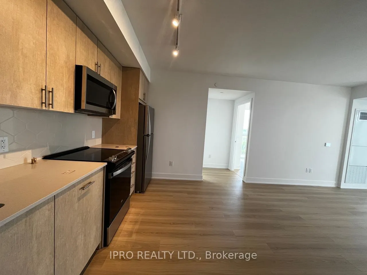 Photo 3 of Unit 2617, 2545 Simcoe Street N, Oshawa, Windfields — HOMEH