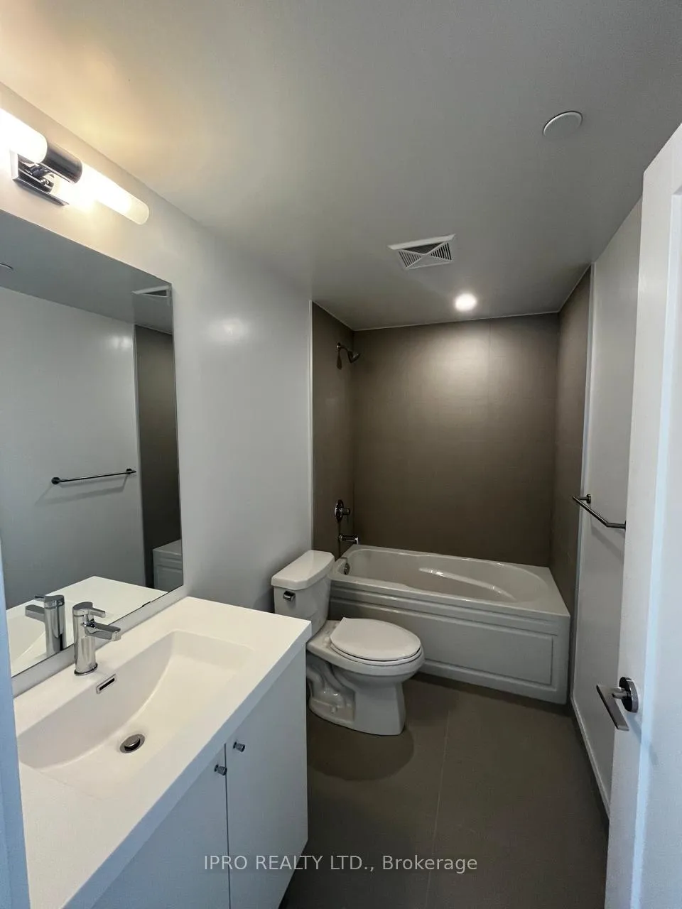 Photo 5 of Unit 2617, 2545 Simcoe Street N, Oshawa, Windfields — HOMEH