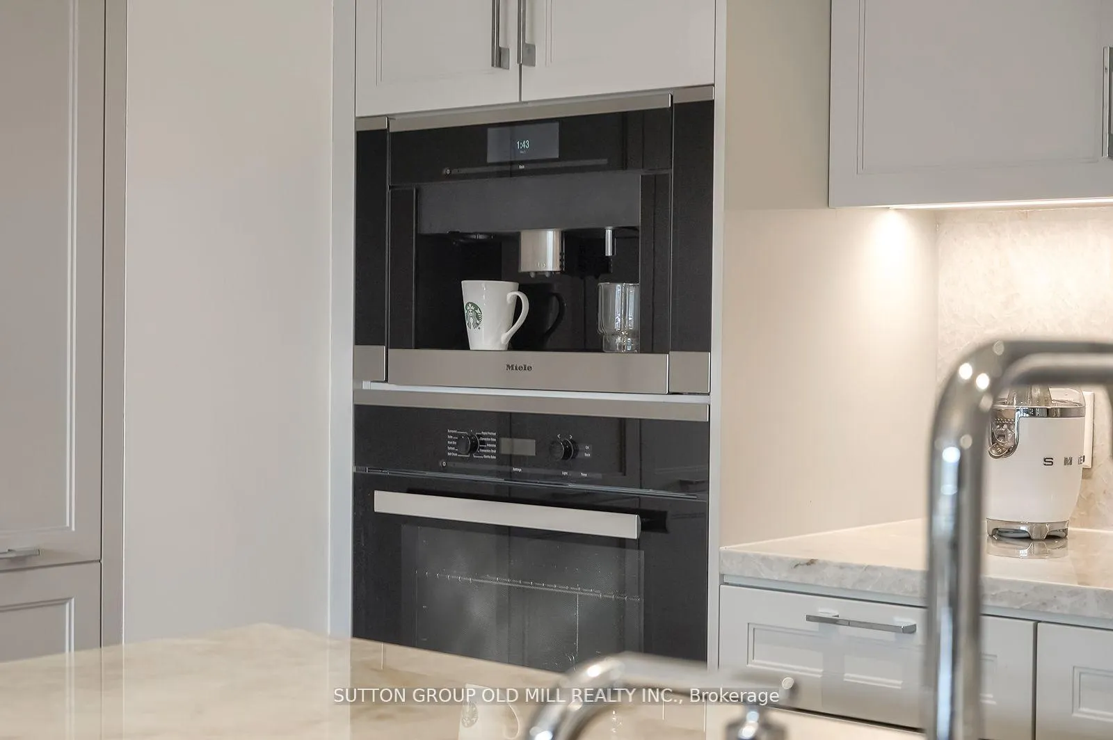 Photo 6 of Unit 412, 1 Strathgowan Avenue, Toronto, Lawrence Park South — HOMEH