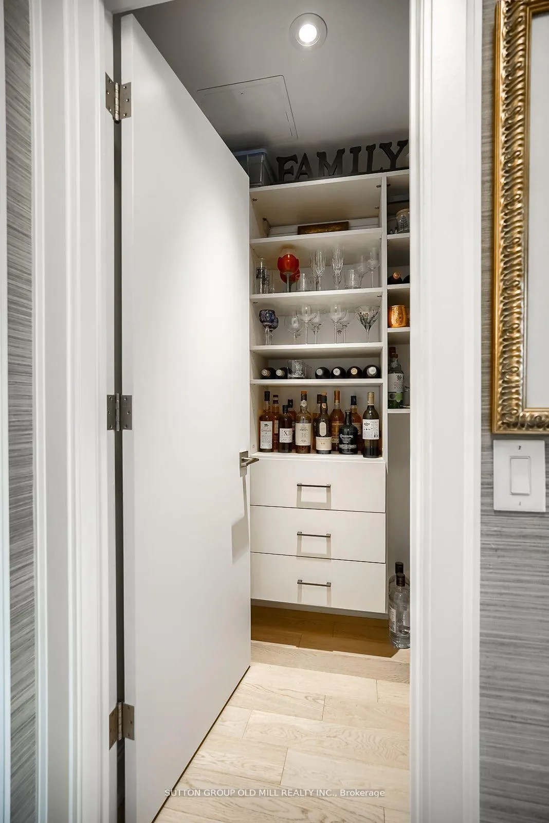Photo 24 of Unit 412, 1 Strathgowan Avenue, Toronto, Lawrence Park South — HOMEH