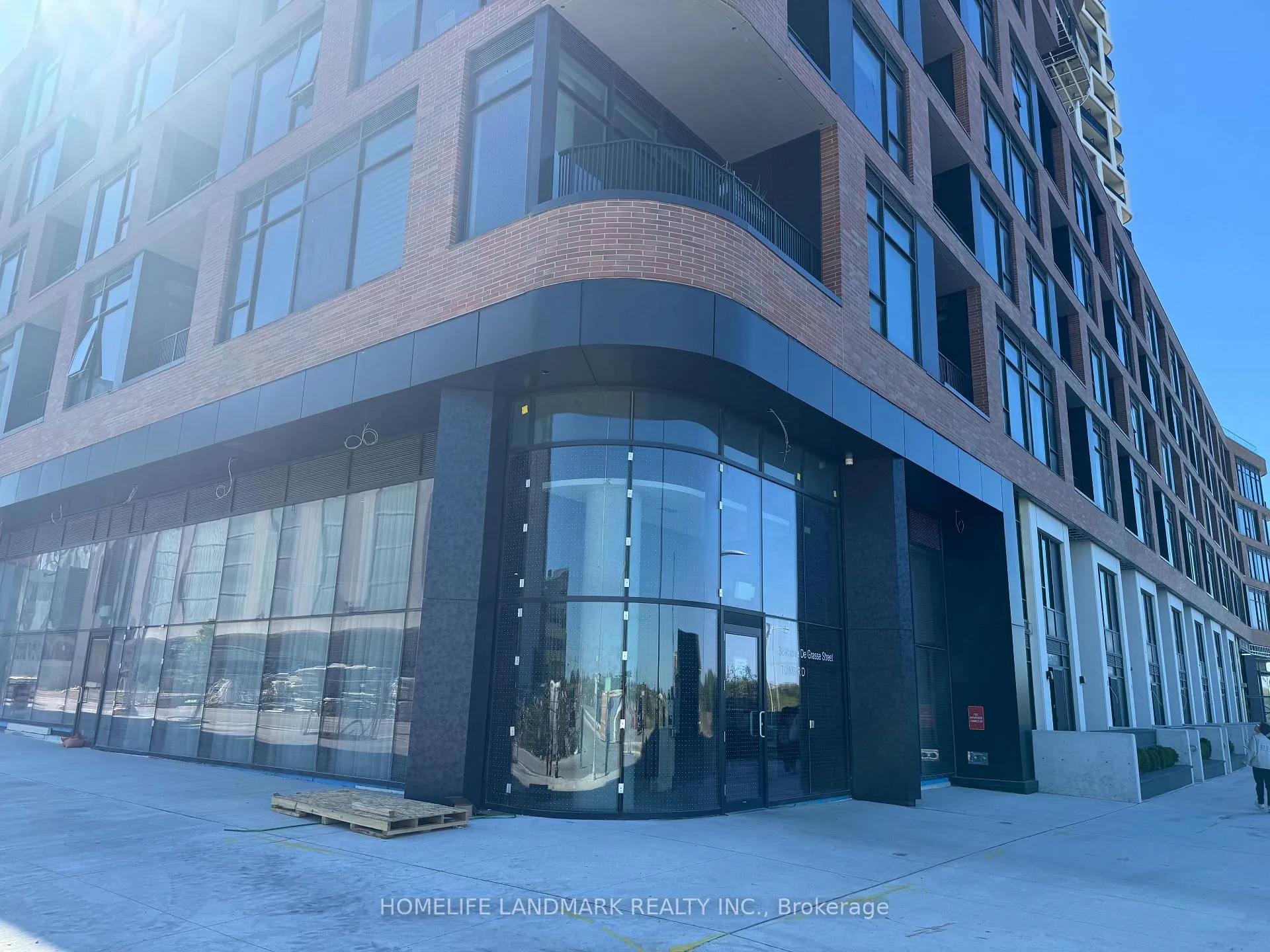 Photo 12 of Unit D1708, 38 Andre De Grasse Street, Markham, Unionville — HOMEH