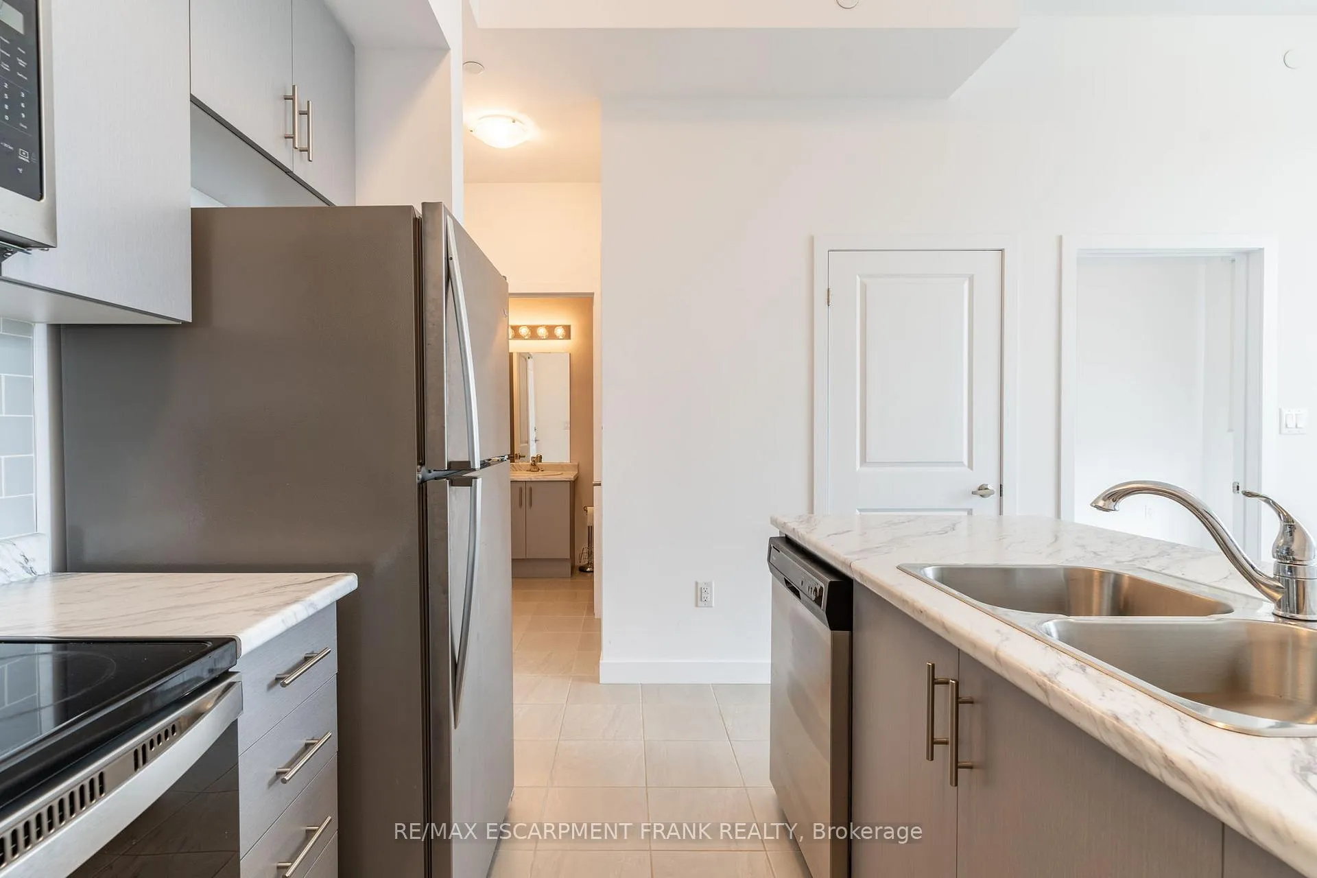 Photo 20 of Unit 507, 460 Dundas Street E, Hamilton, Waterdown — HOMEH
