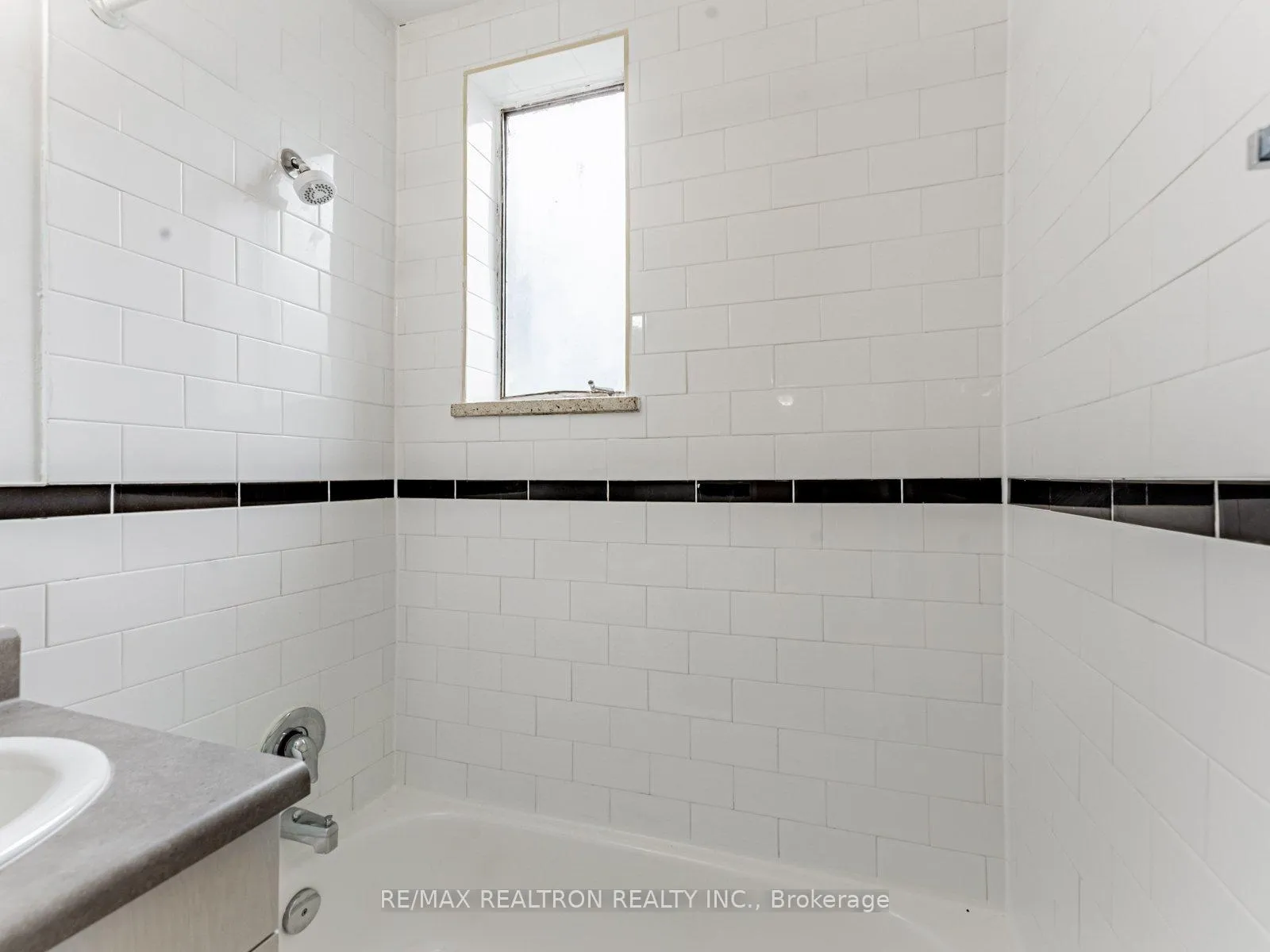 Photo 7 of Unit 101, 2895 Bathurst Street, Toronto, Bedford Park-Nortown — HOMEH