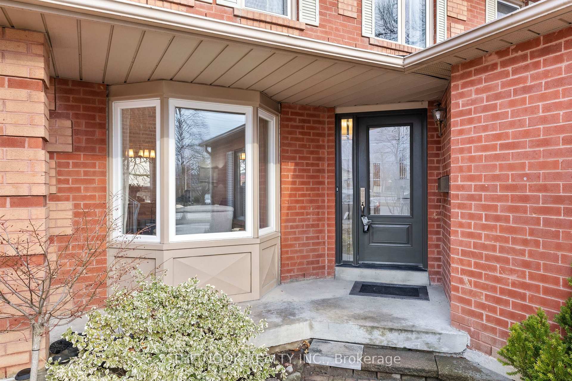 Photo 5 of 56 Hearne Crescent, Ajax, Central — HOMEH
