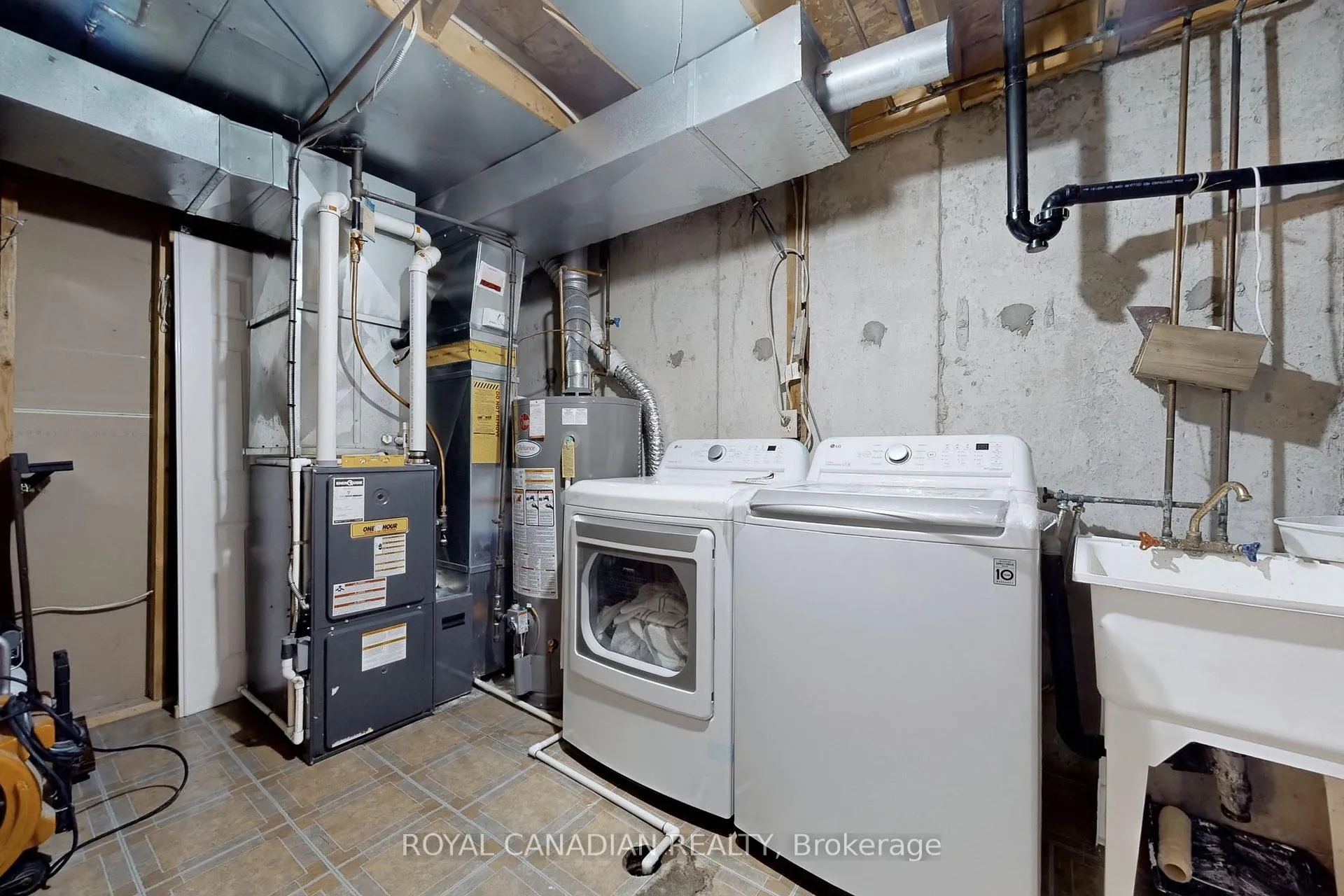 Photo 32 of Unit 50, 860 Rymal Road E, Hamilton, Broughton — HOMEH