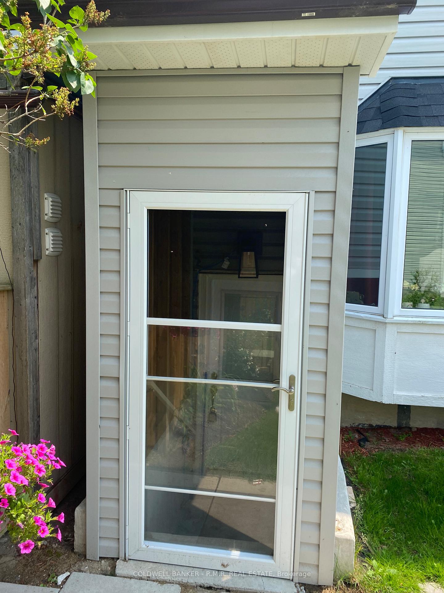 Photo 4 of 66 Ivory Court, Clarington, Bowmanville — HOMEH