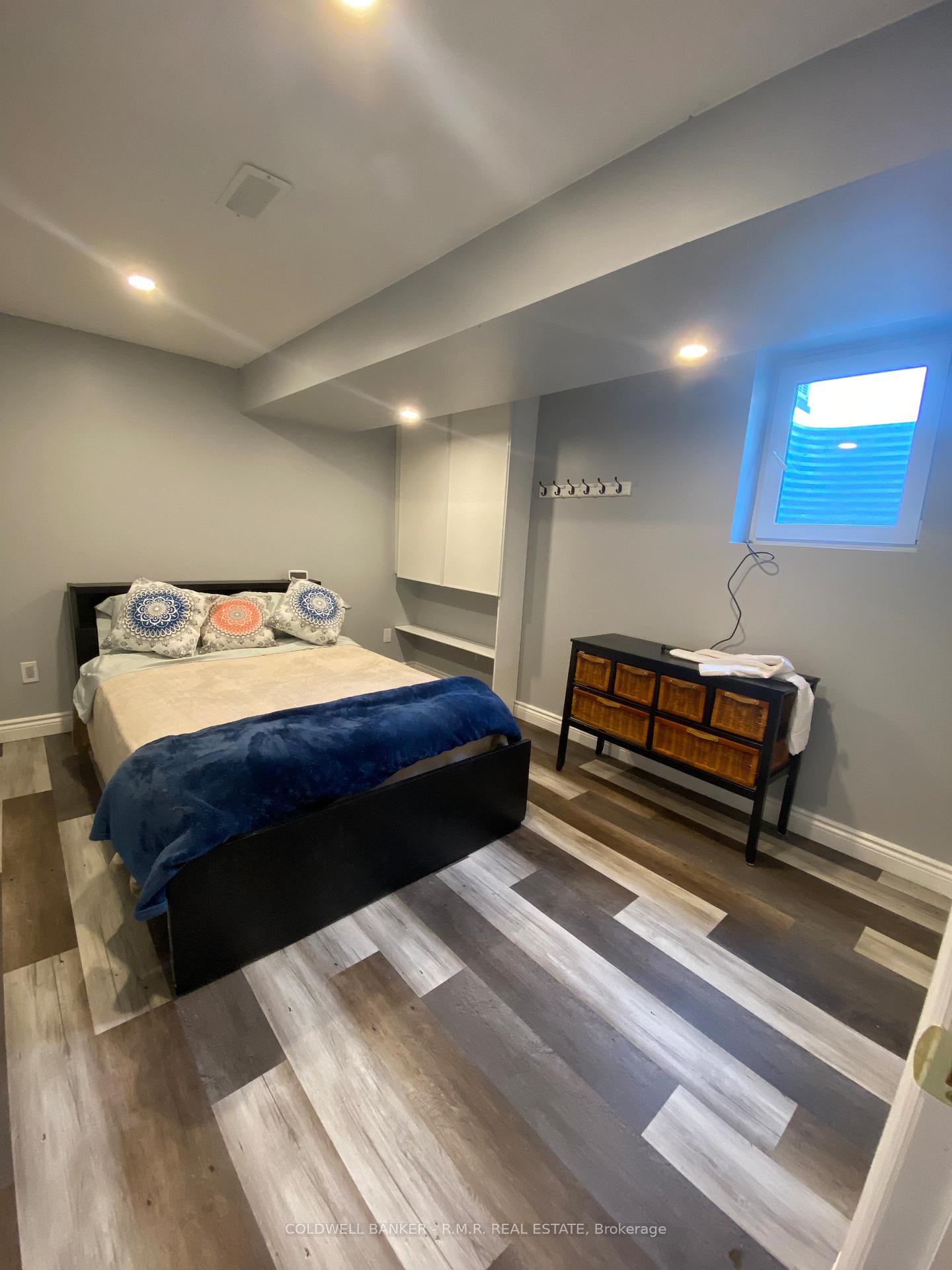 Photo 6 of 66 Ivory Court, Clarington, Bowmanville — HOMEH