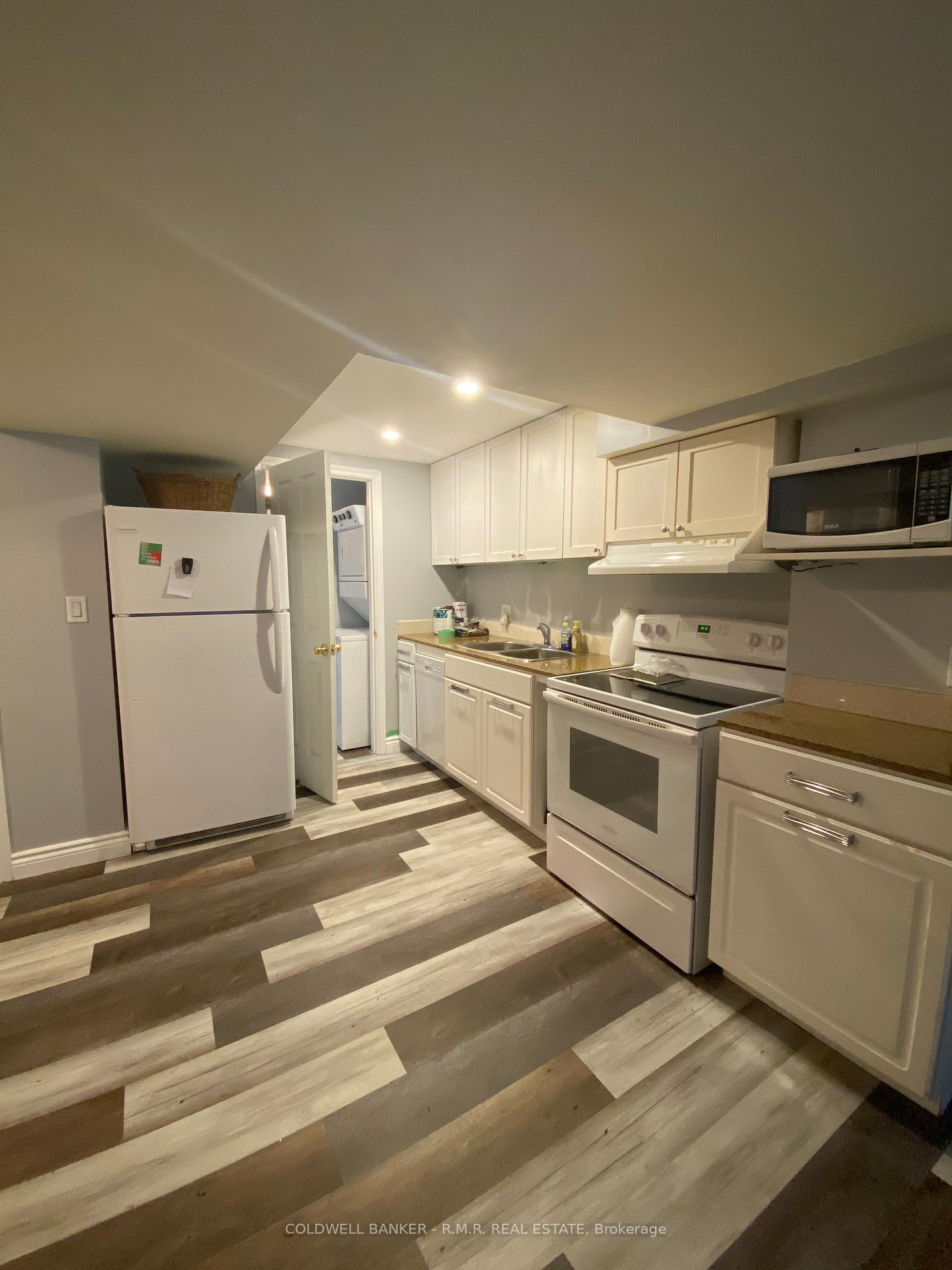 Photo 11 of 66 Ivory Court, Clarington, Bowmanville — HOMEH