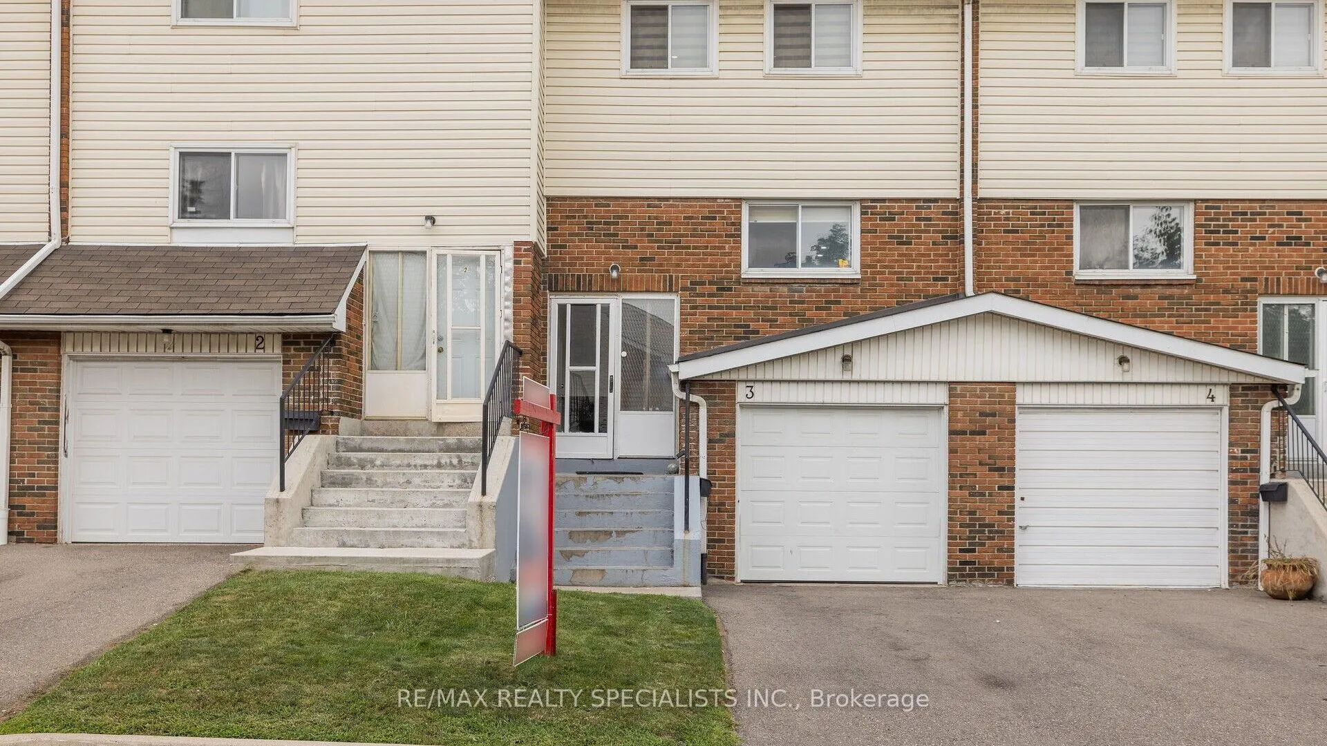 Photo 2 of 3 Sandringham Court, Brampton, Bramalea West Industrial — HOMEH