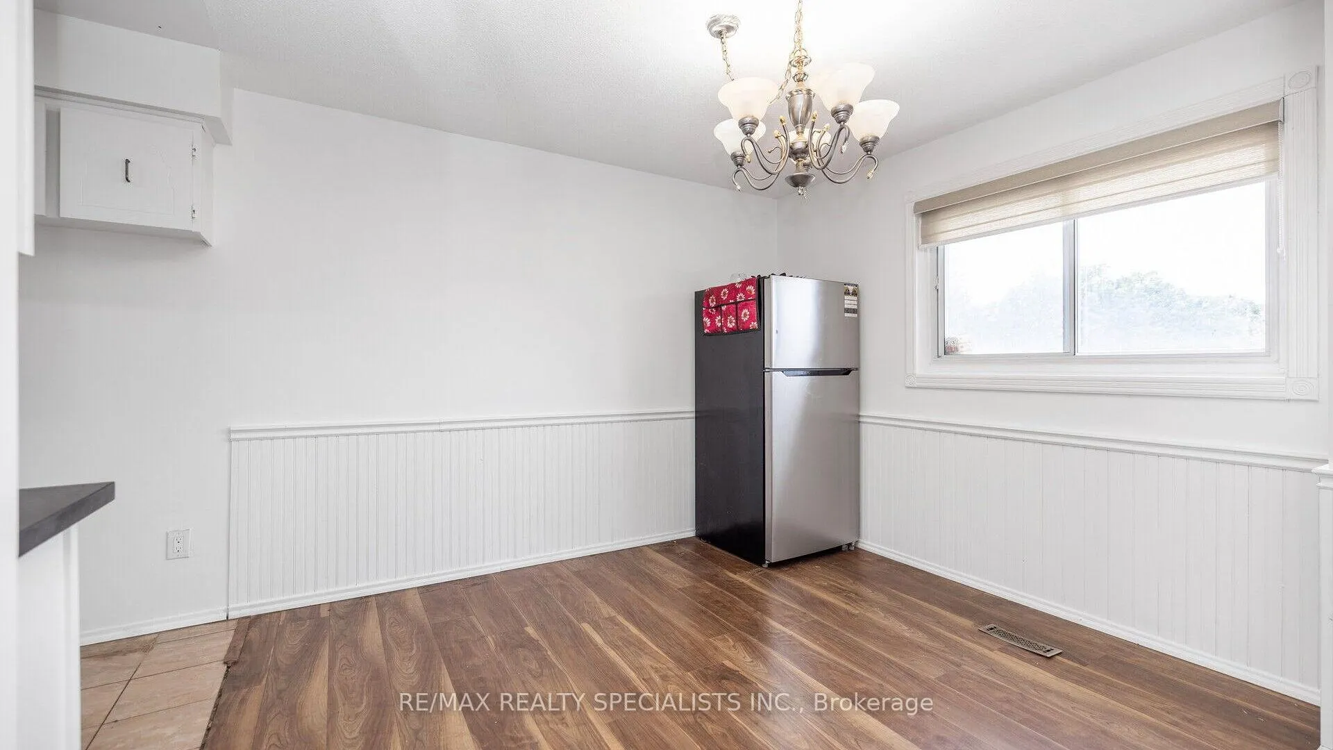 Photo 7 of 3 Sandringham Court, Brampton, Bramalea West Industrial — HOMEH