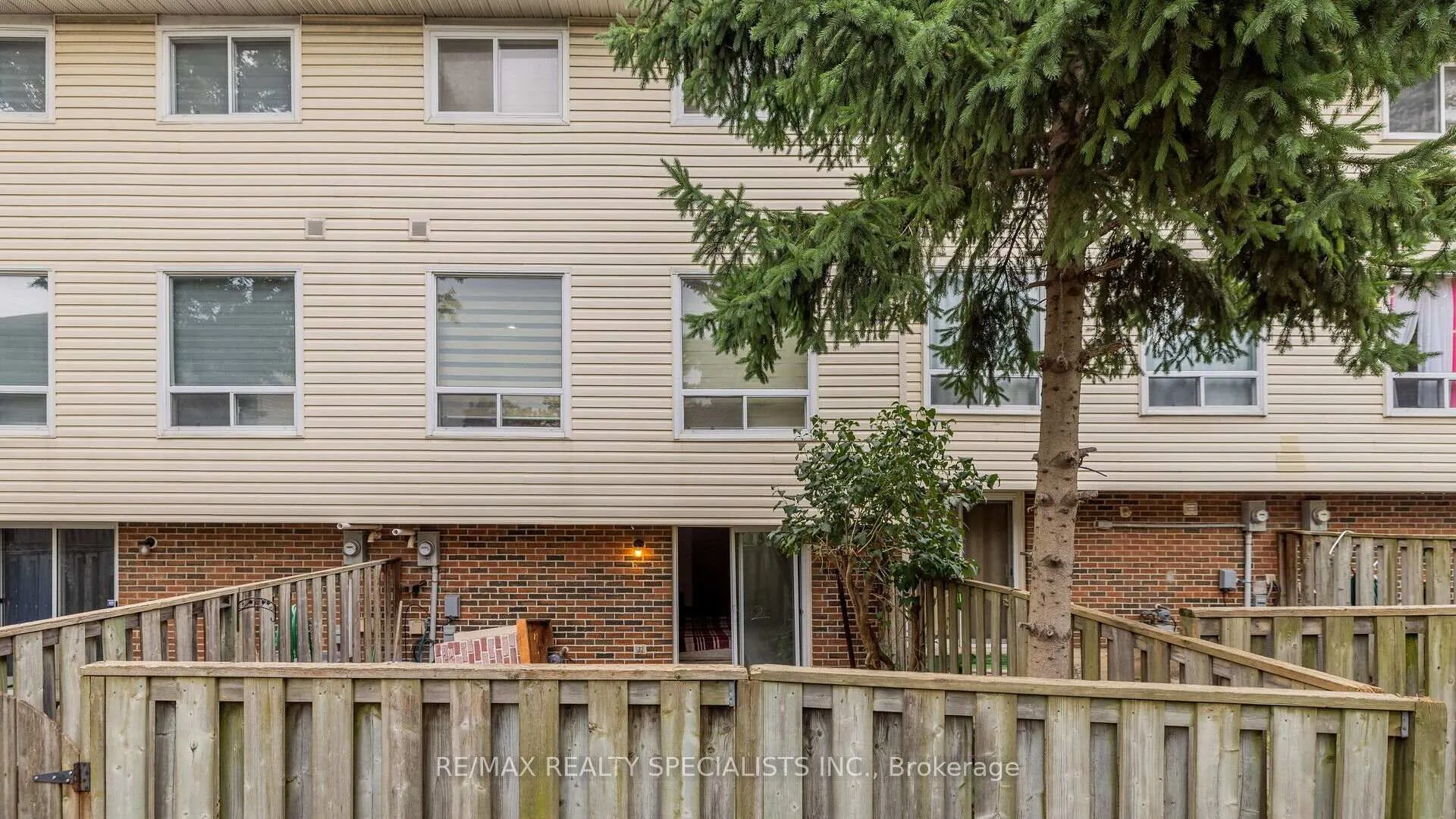 Photo 33 of 3 Sandringham Court, Brampton, Bramalea West Industrial — HOMEH