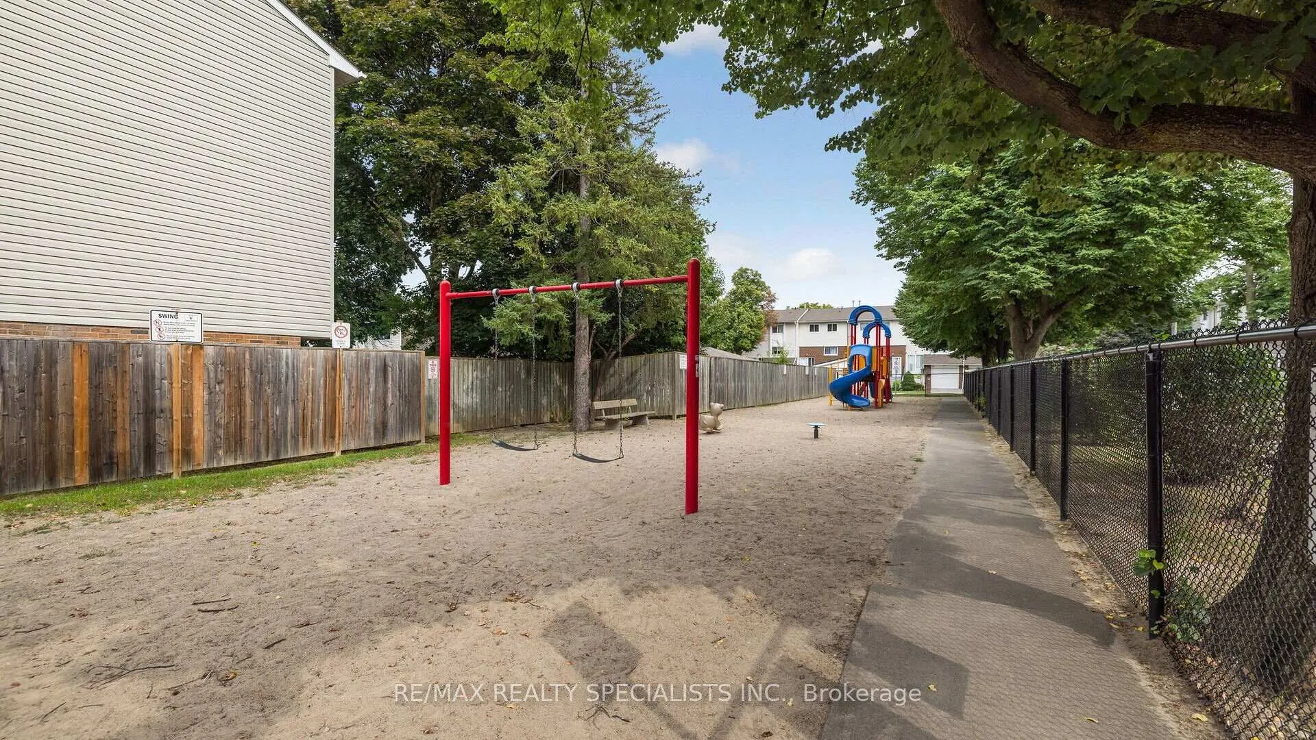 Photo 35 of 3 Sandringham Court, Brampton, Bramalea West Industrial — HOMEH