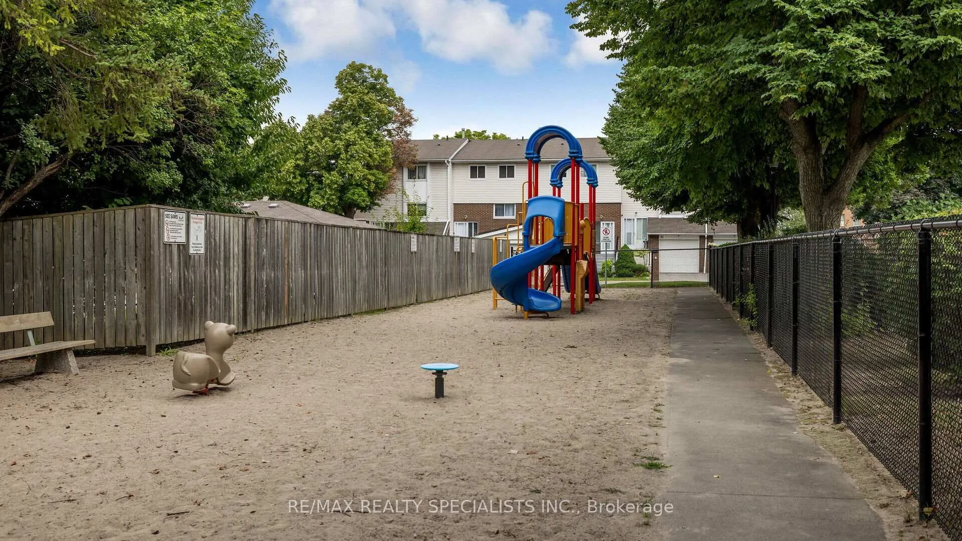 Photo 36 of 3 Sandringham Court, Brampton, Bramalea West Industrial — HOMEH
