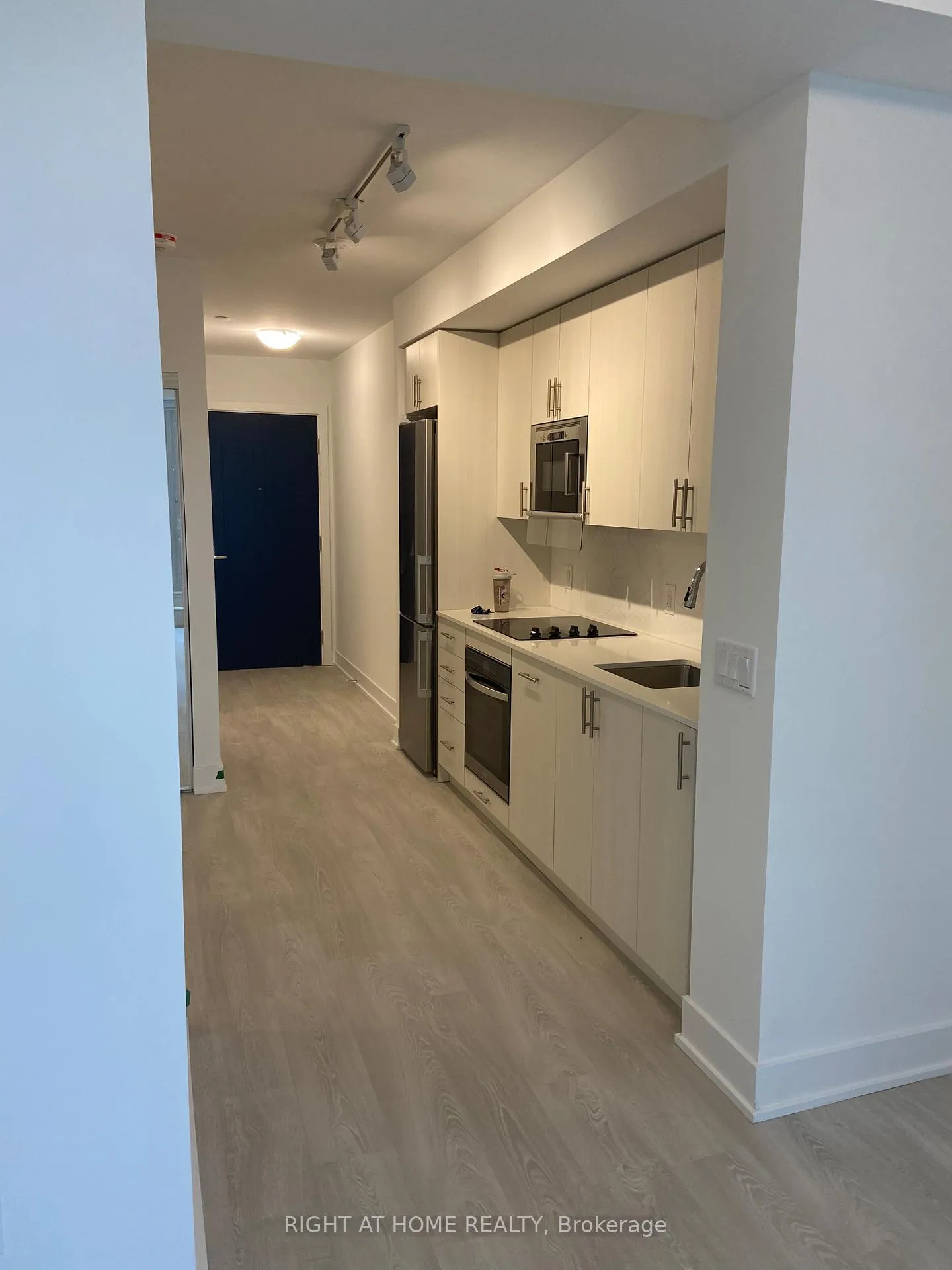 Photo 4 of 214  -  2545 Simcoe Street N, Oshawa, Windfields — HOMEH
