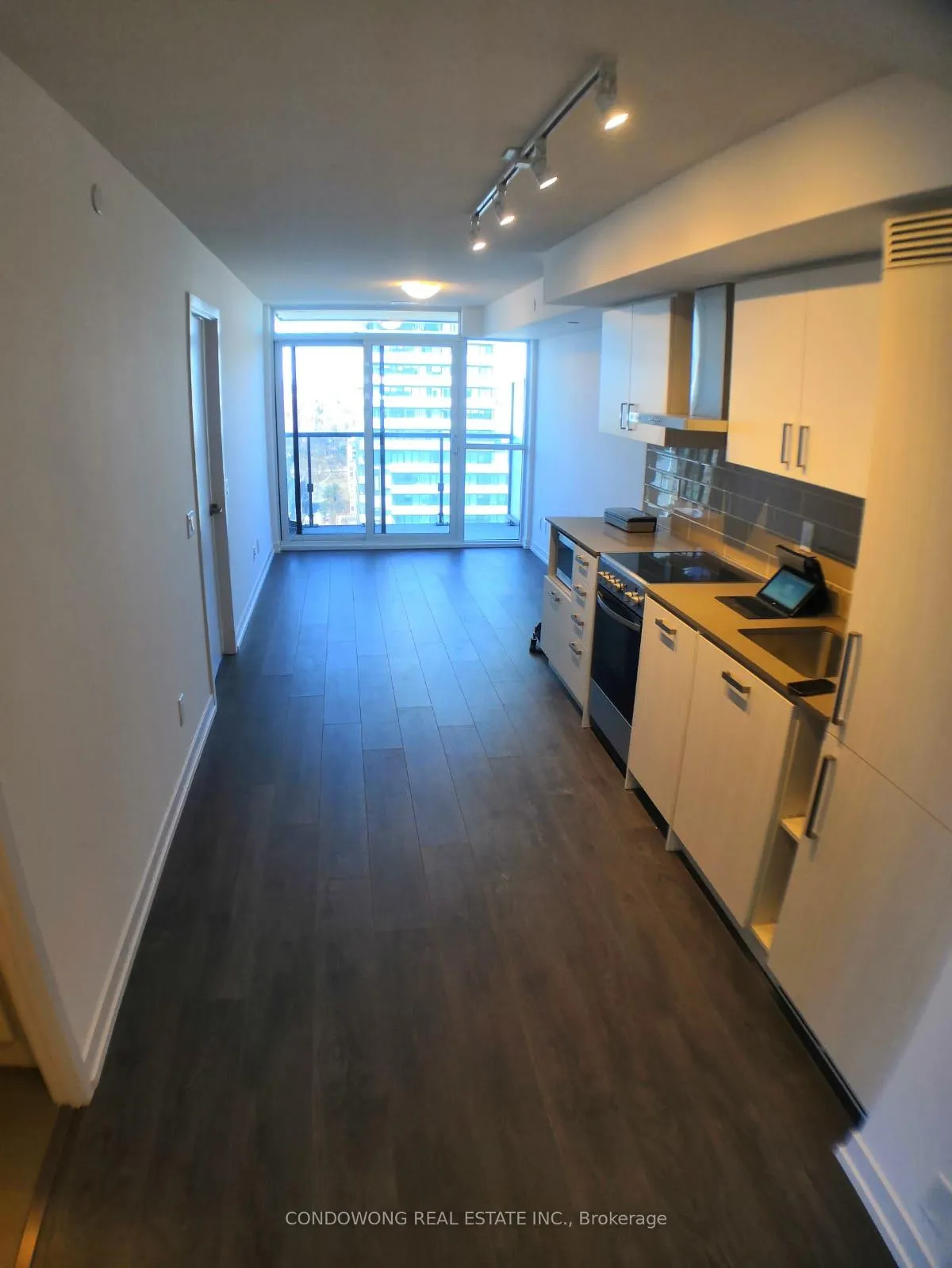 Front of Unit 2305, 125 Redpath Avenue