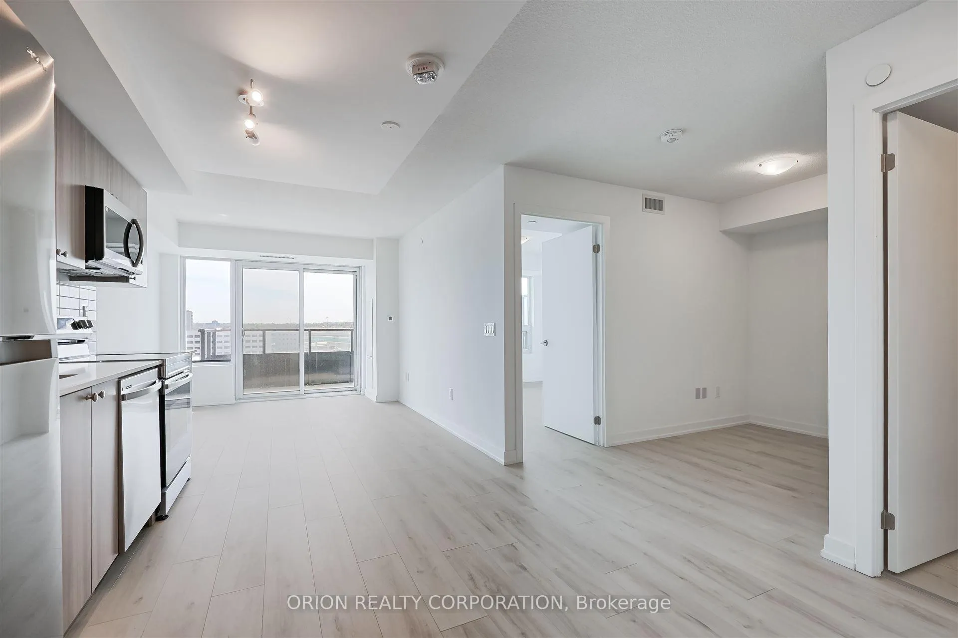 Photo 4 of Unit 801, 1435 Celebration Drive, Pickering, Bay Ridges — HOMEH