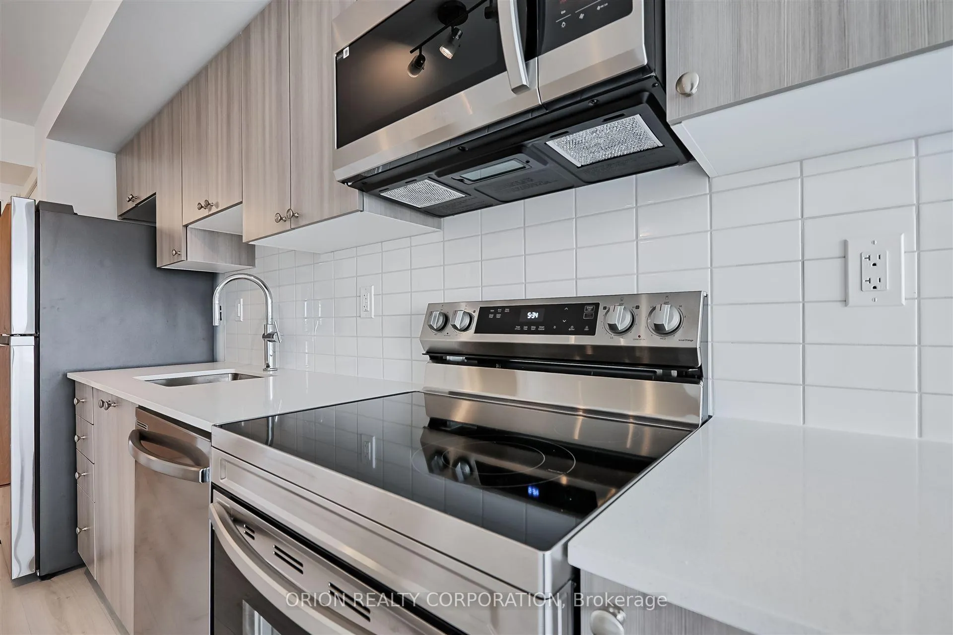 Photo 7 of Unit 801, 1435 Celebration Drive, Pickering, Bay Ridges — HOMEH