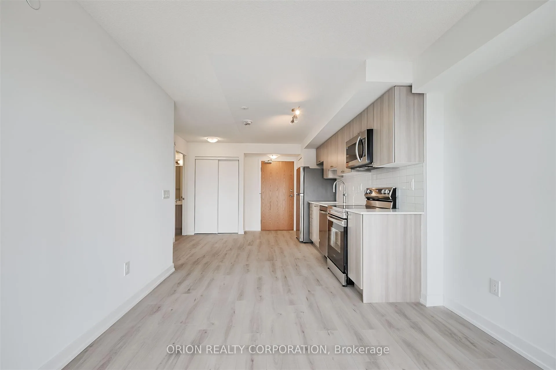 Photo 10 of Unit 801, 1435 Celebration Drive, Pickering, Bay Ridges — HOMEH