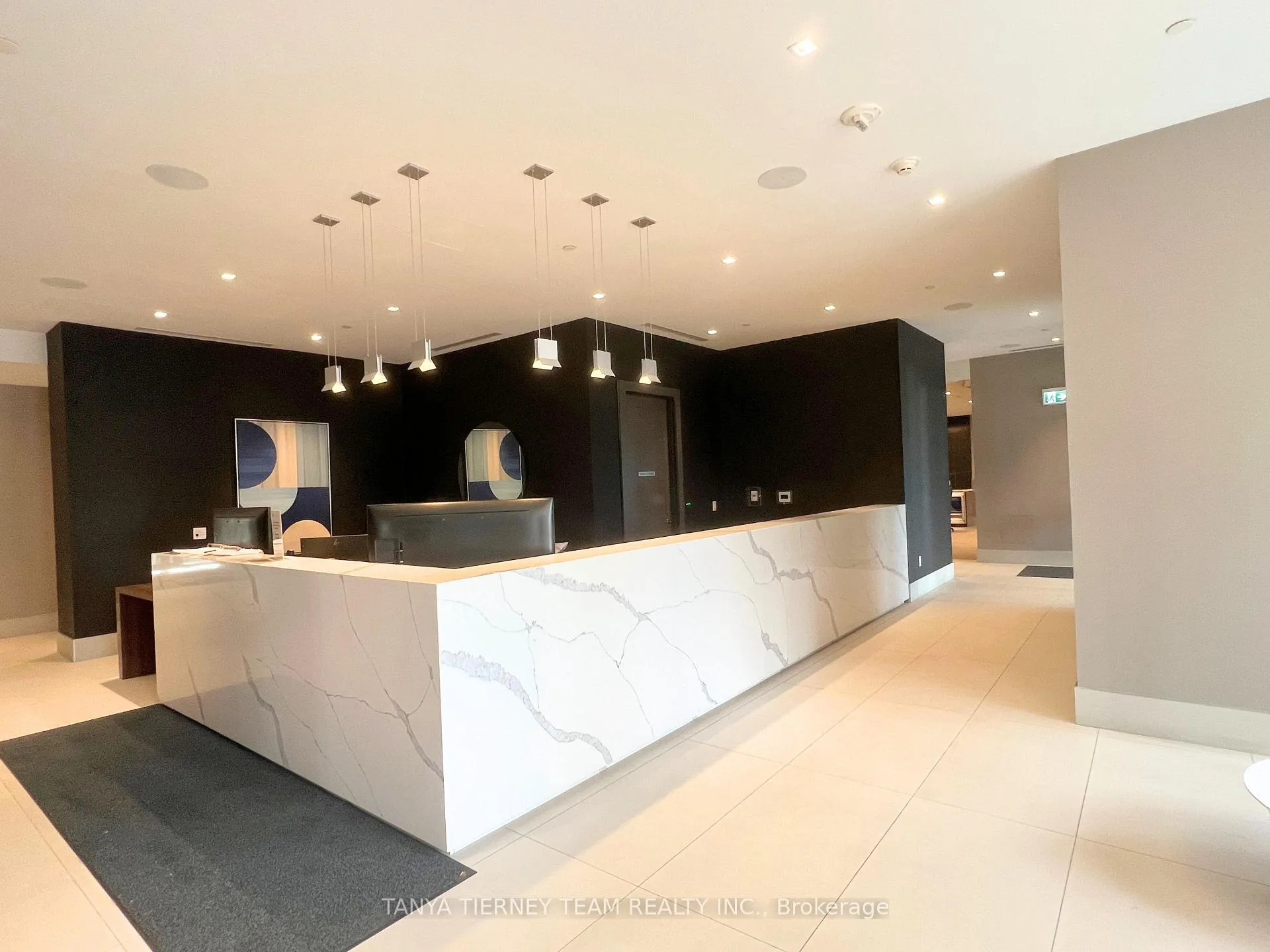 Photo 4 of Unit 404, 2550 Simcoe Street N, Oshawa, Windfields — HOMEH