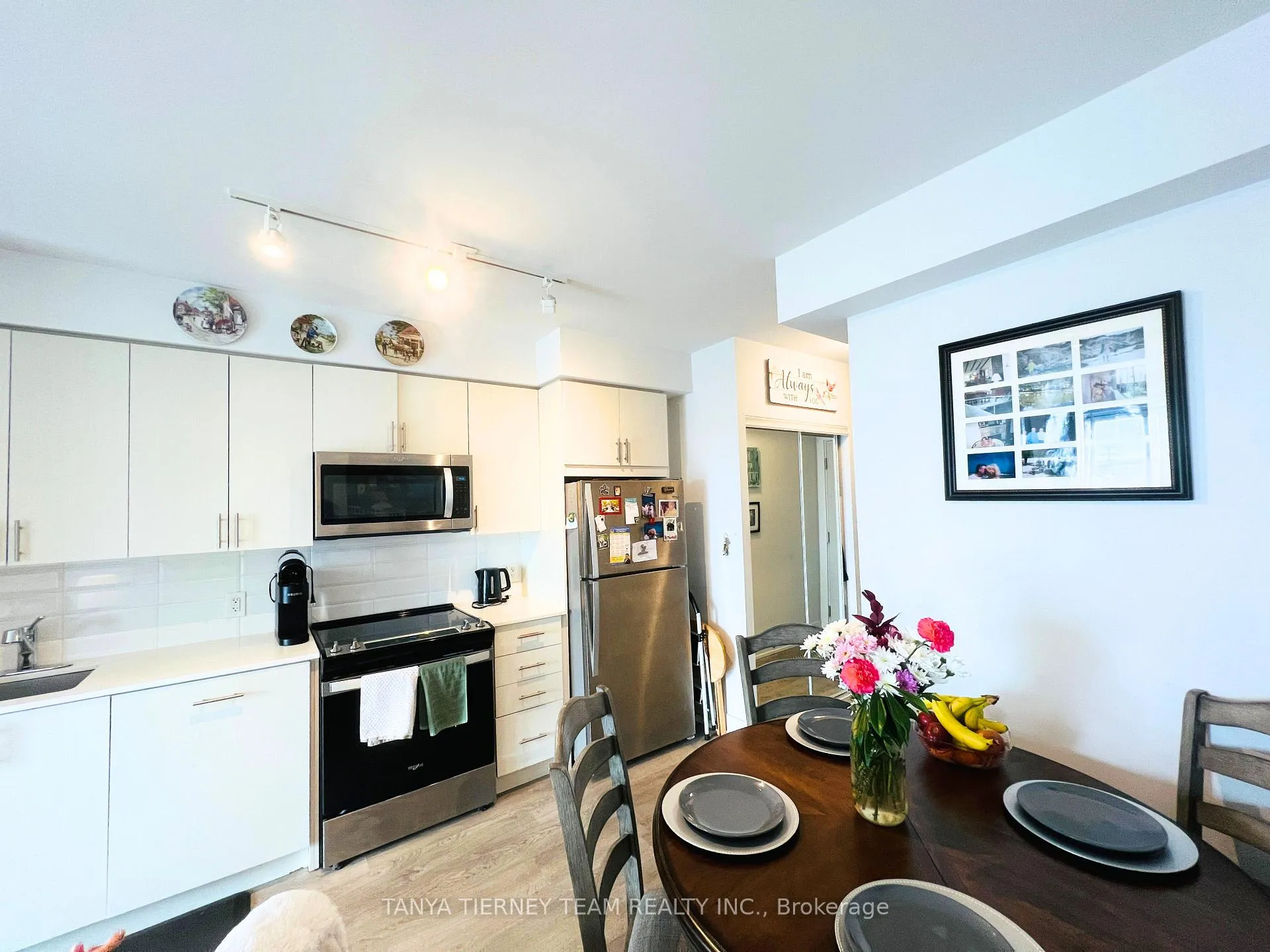 Photo 10 of Unit 404, 2550 Simcoe Street N, Oshawa, Windfields — HOMEH