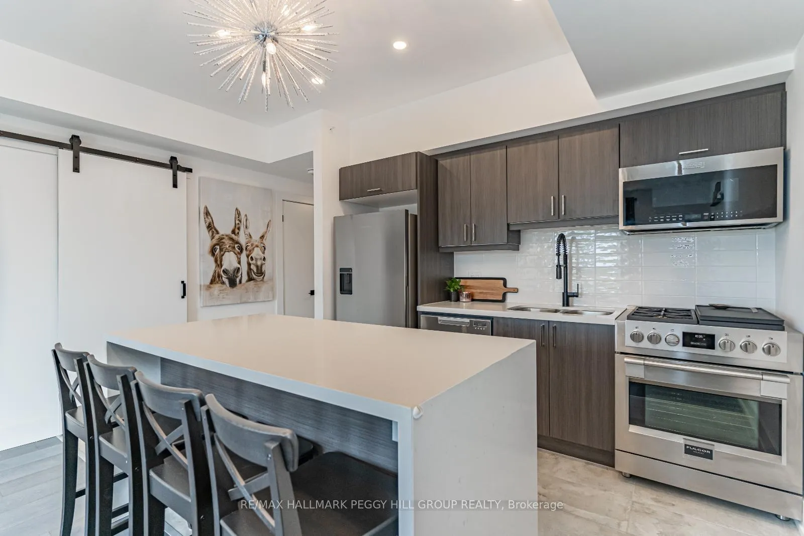 Photo 4 of Unit 610, 10 Culinary Lane, Barrie, Rural Barrie Southeast — HOMEH