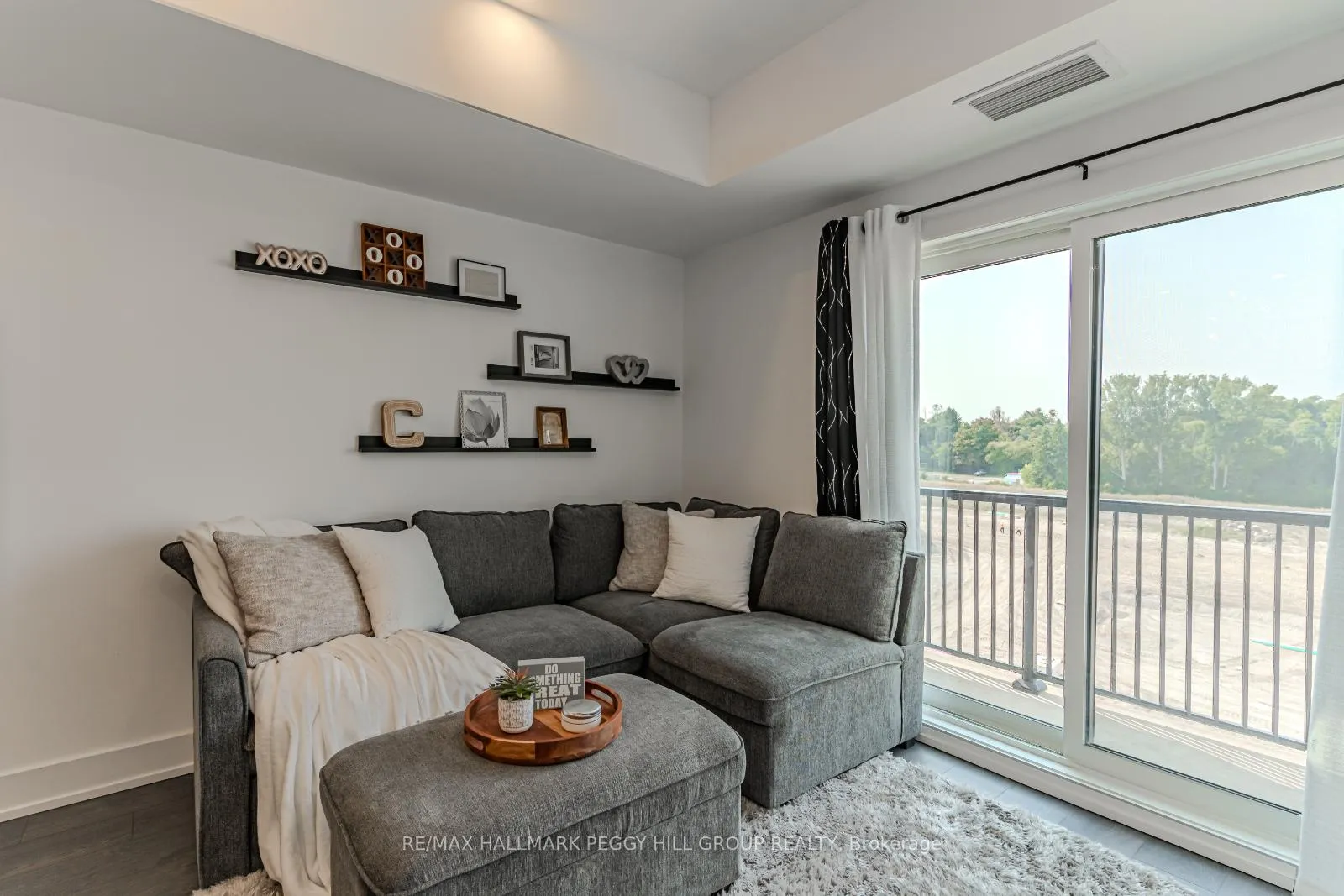 Photo 7 of Unit 610, 10 Culinary Lane, Barrie, Rural Barrie Southeast — HOMEH