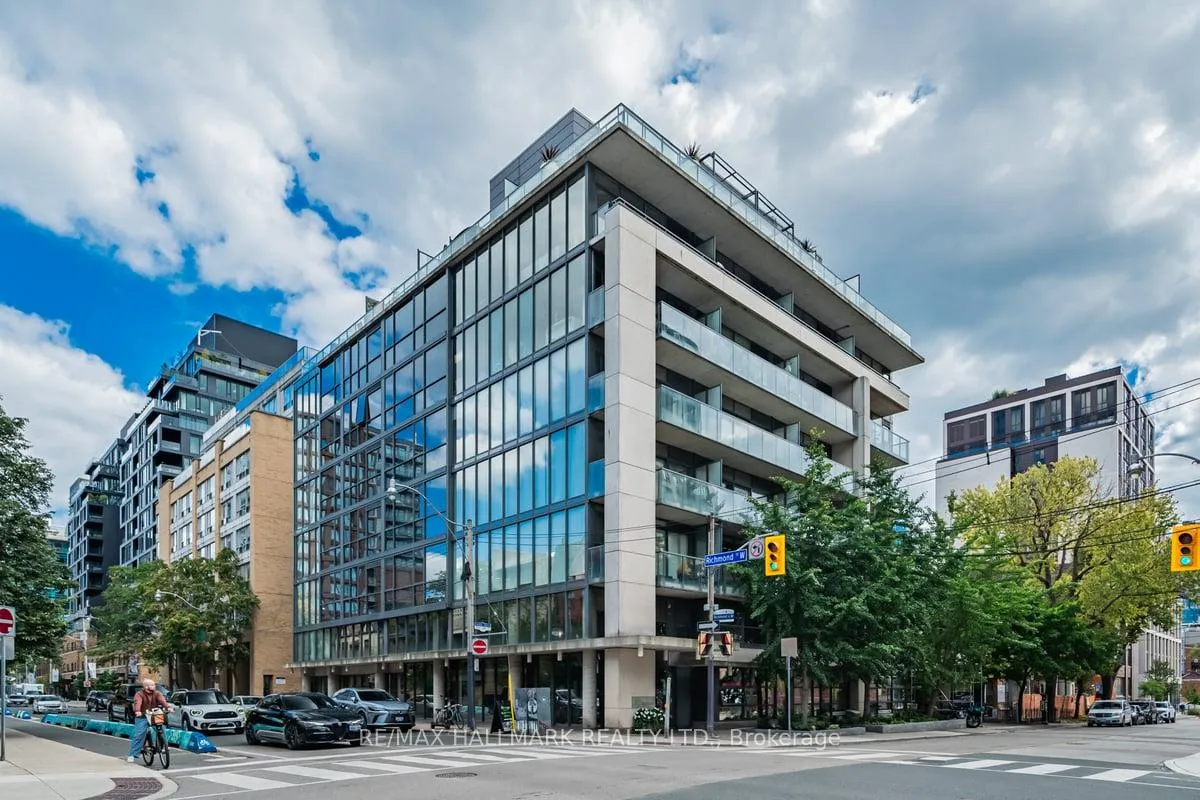 Front of Unit 502, 533 Richmond Street W