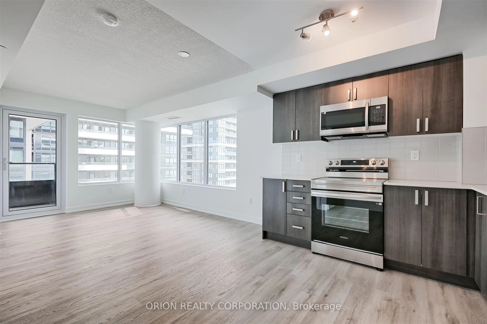 Photo 5 of Unit 409, 1435 Celebration Drive, Pickering, Bay Ridges — HOMEH