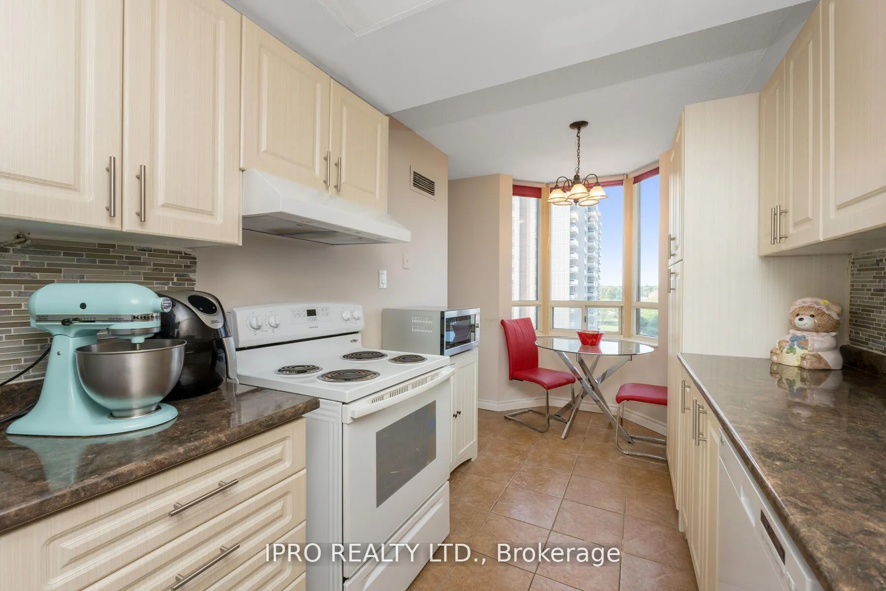 Photo 11 of Unit 805, 5 Lisa Street, Brampton, Queen Street Corridor — HOMEH