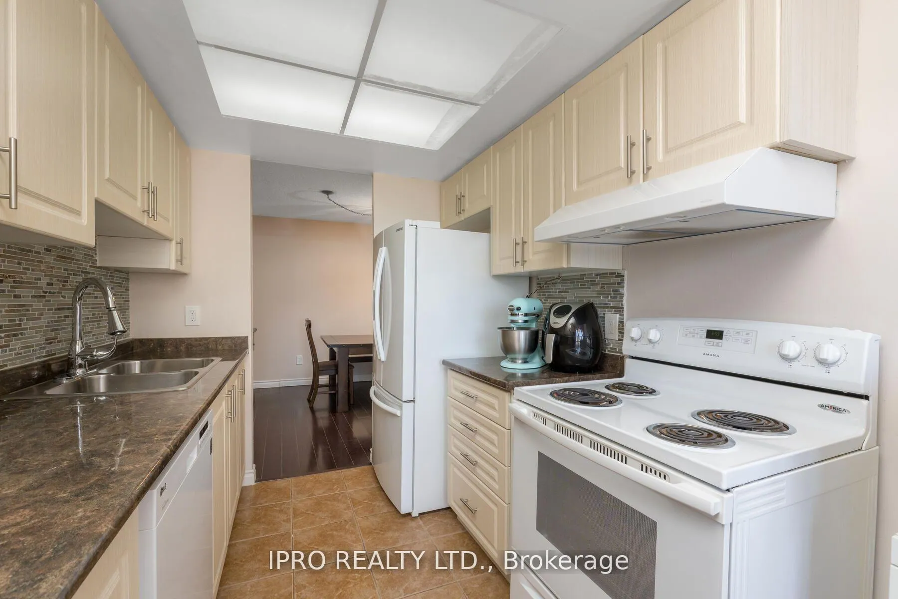 Photo 13 of Unit 805, 5 Lisa Street, Brampton, Queen Street Corridor — HOMEH