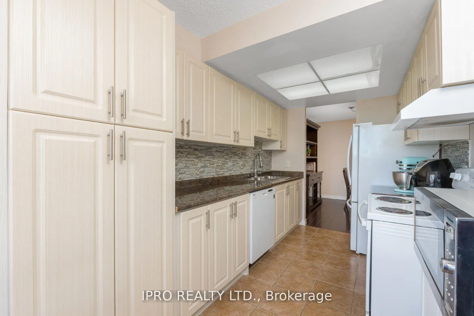 Photo 14 of Unit 805, 5 Lisa Street, Brampton, Queen Street Corridor — HOMEH