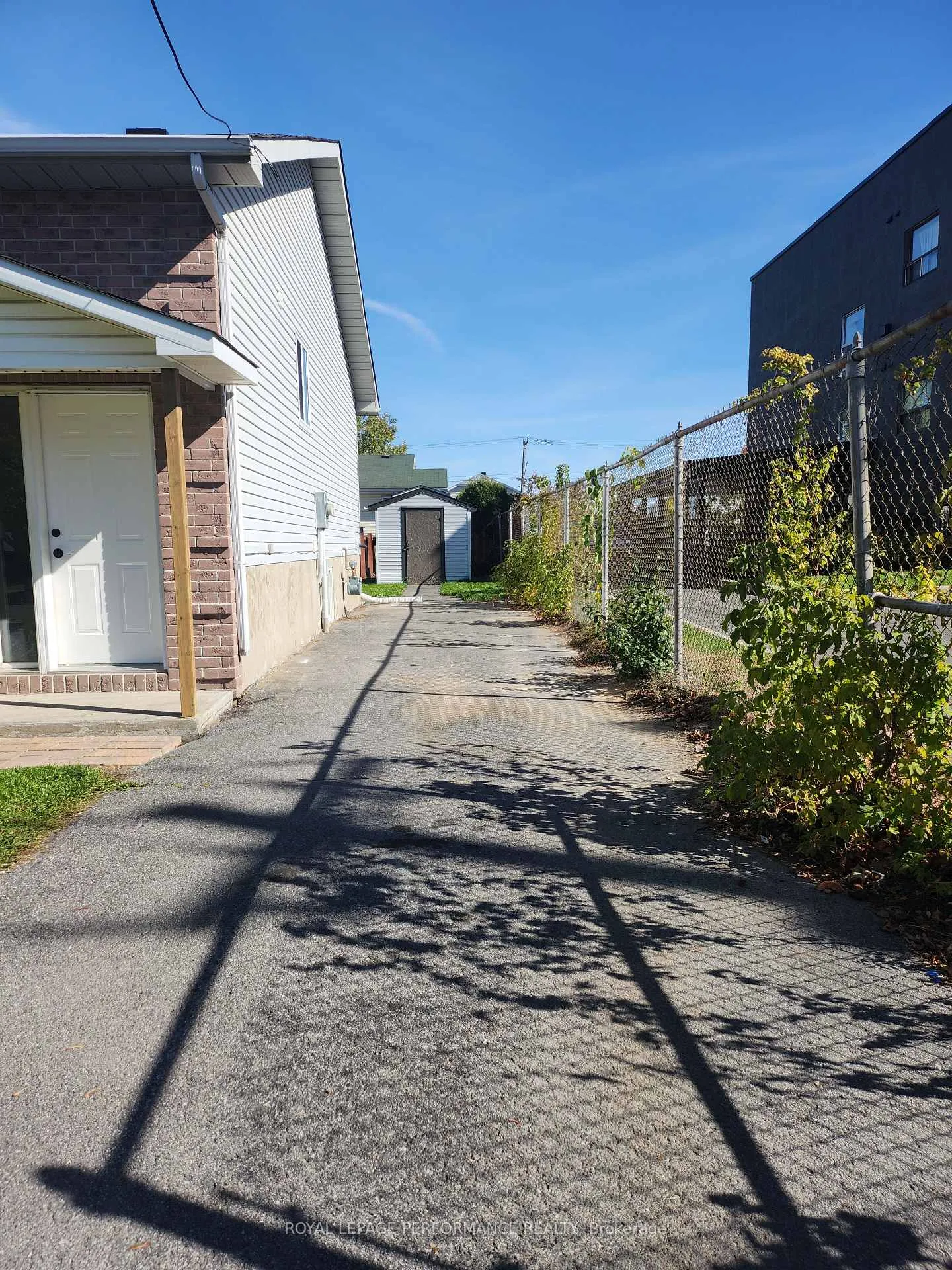 Photo 7 of 405 Carleton Street E, Cornwall — HOMEH