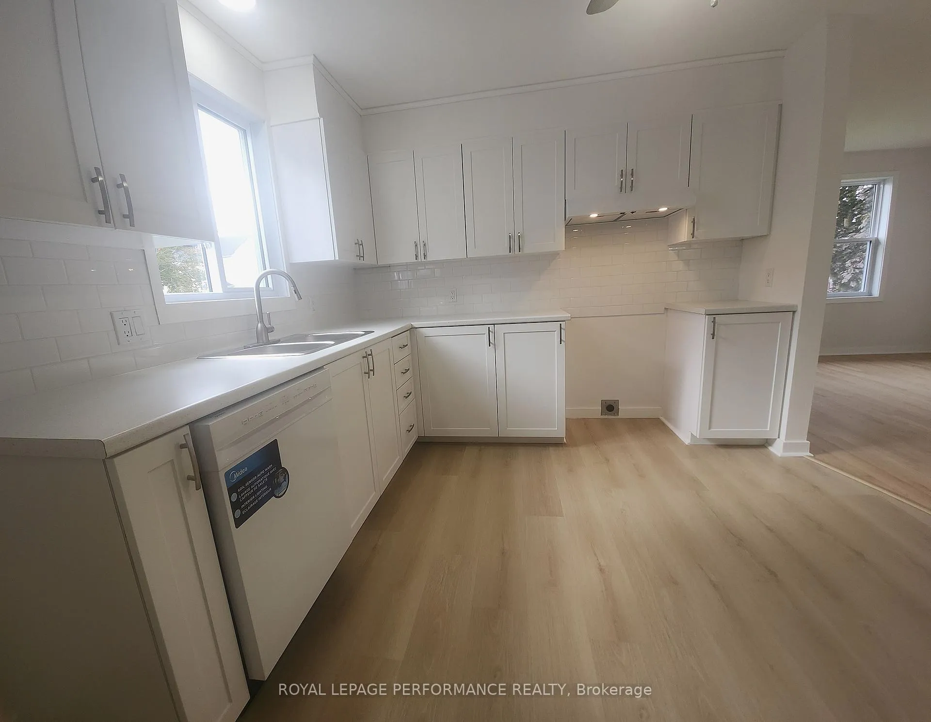 Photo 15 of 405 Carleton Street E, Cornwall — HOMEH