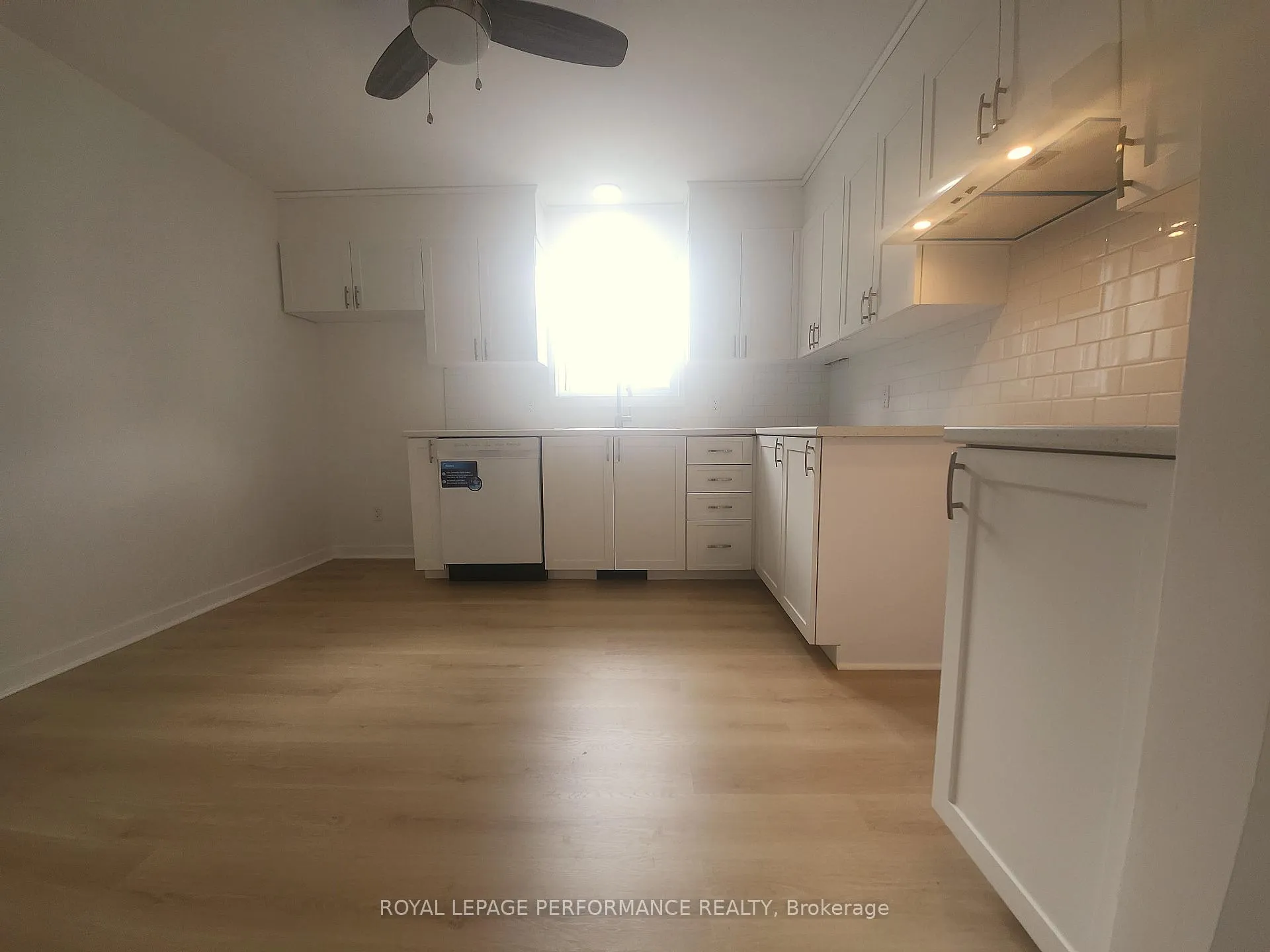 Photo 16 of 405 Carleton Street E, Cornwall — HOMEH