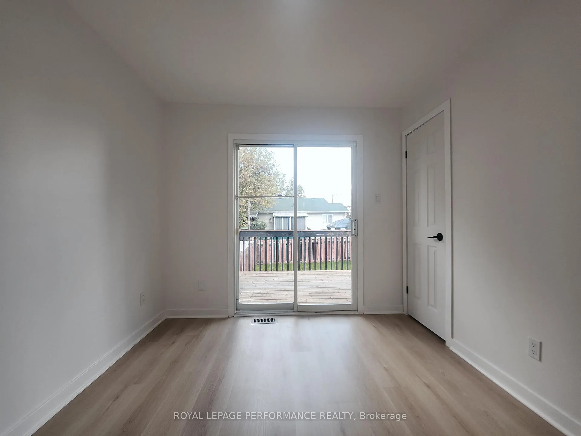 Photo 20 of 405 Carleton Street E, Cornwall — HOMEH