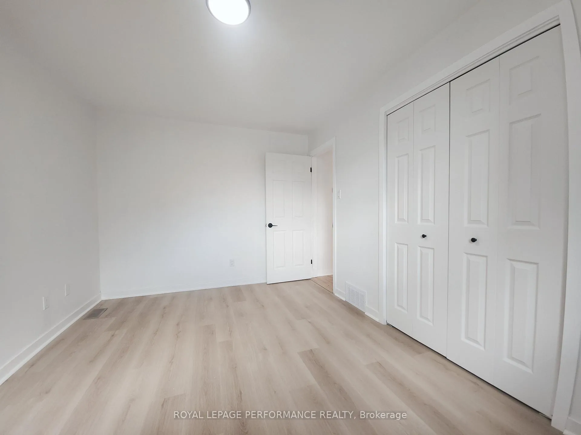Photo 22 of 405 Carleton Street E, Cornwall — HOMEH